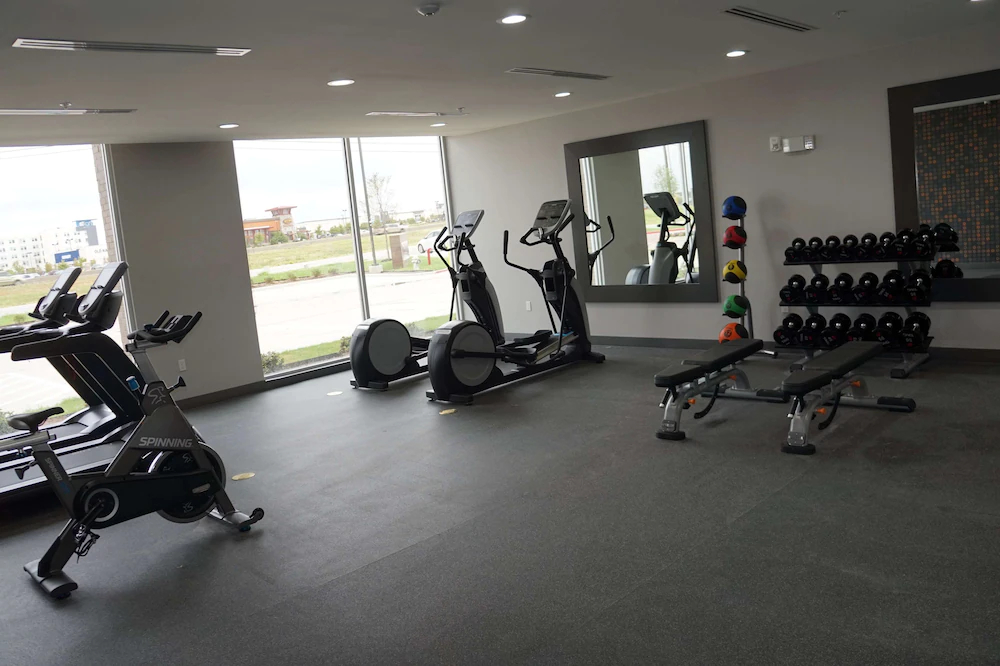 La Quinta Inn & Suites by Wyndham DFW West-Glade-Parks