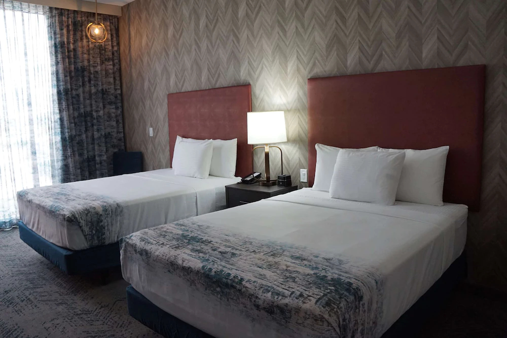 La Quinta Inn & Suites by Wyndham DFW West-Glade-Parks