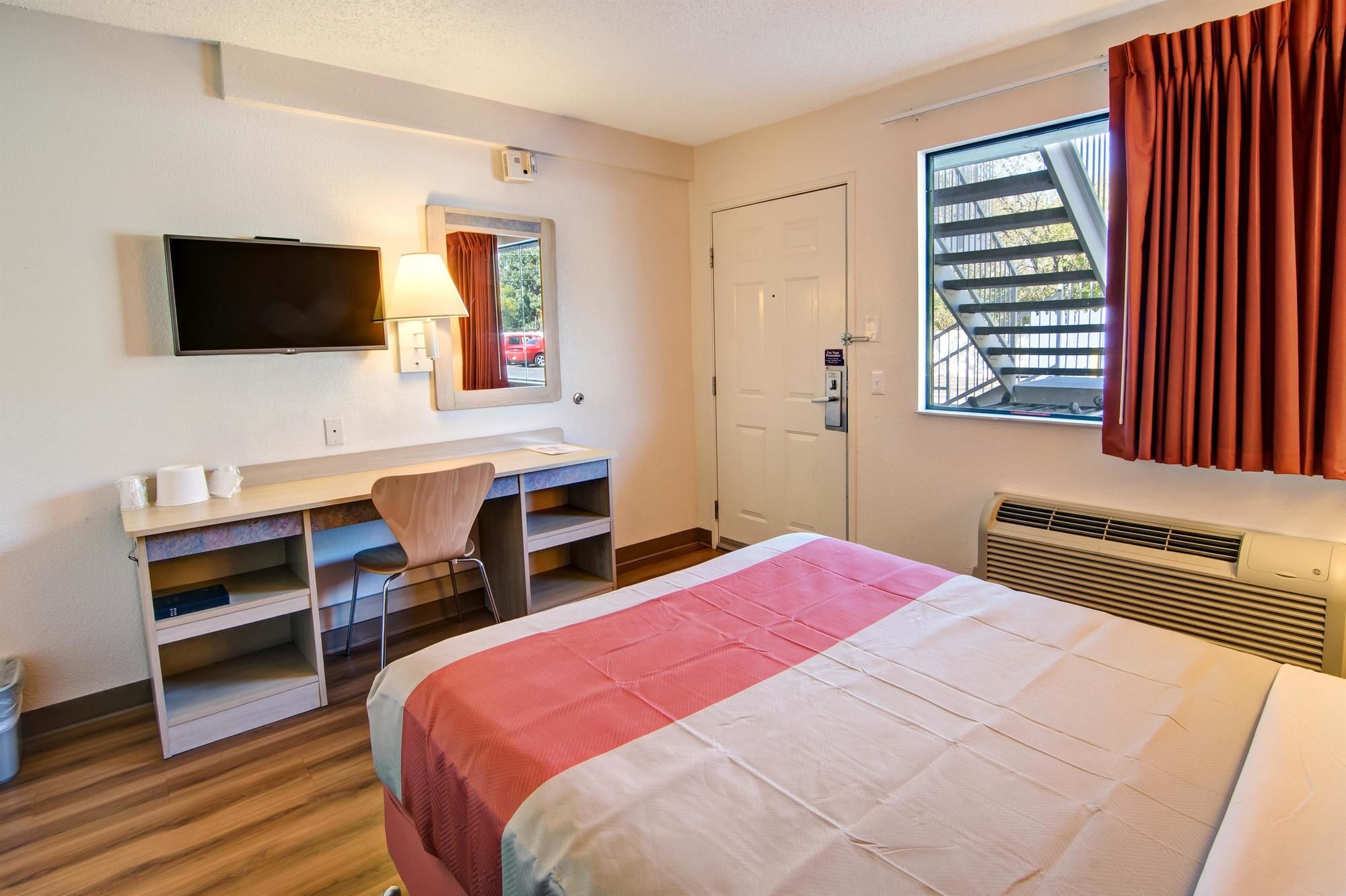 Motel 6 Dallas Euless