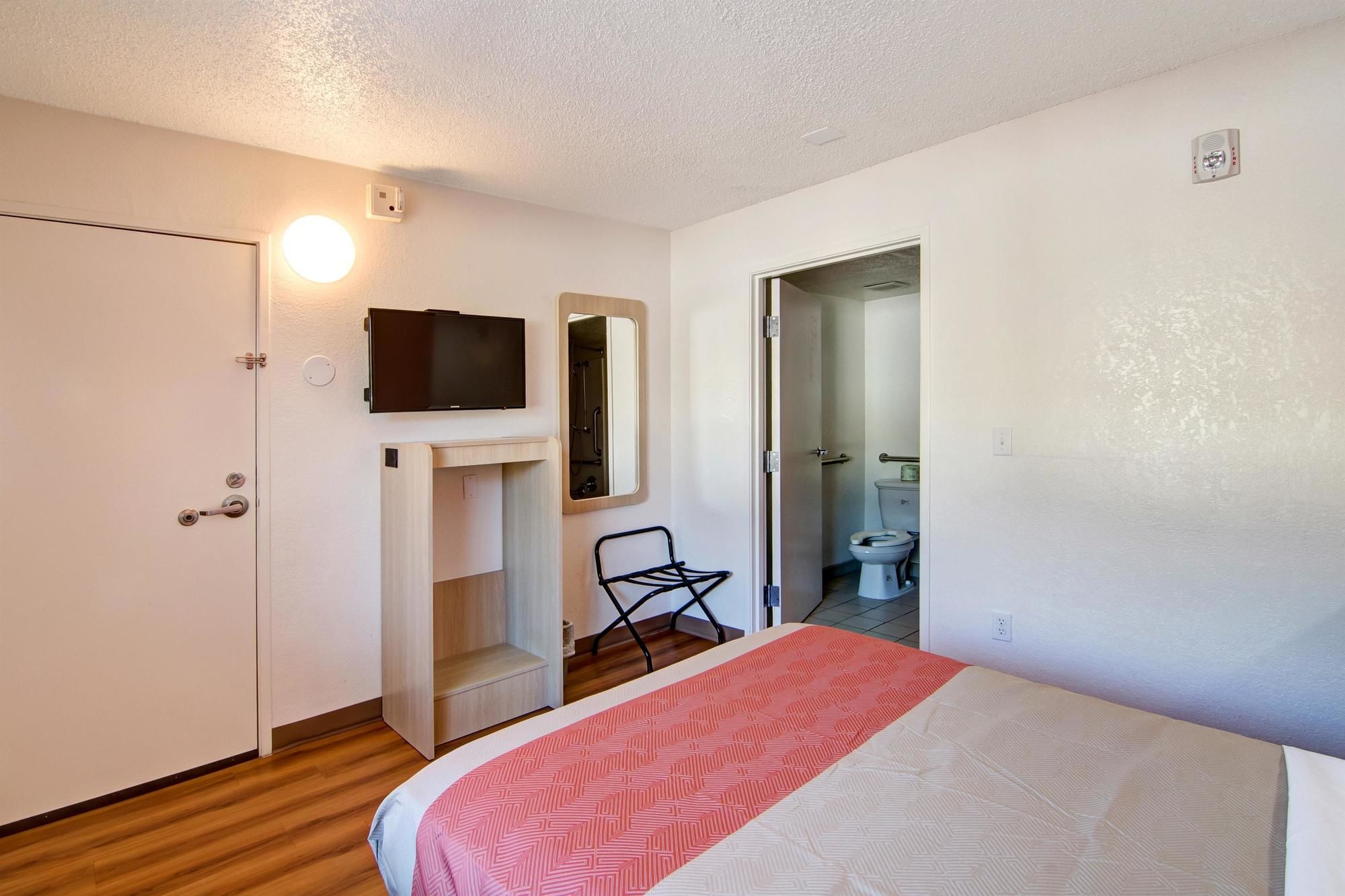 Motel 6 Dallas Euless