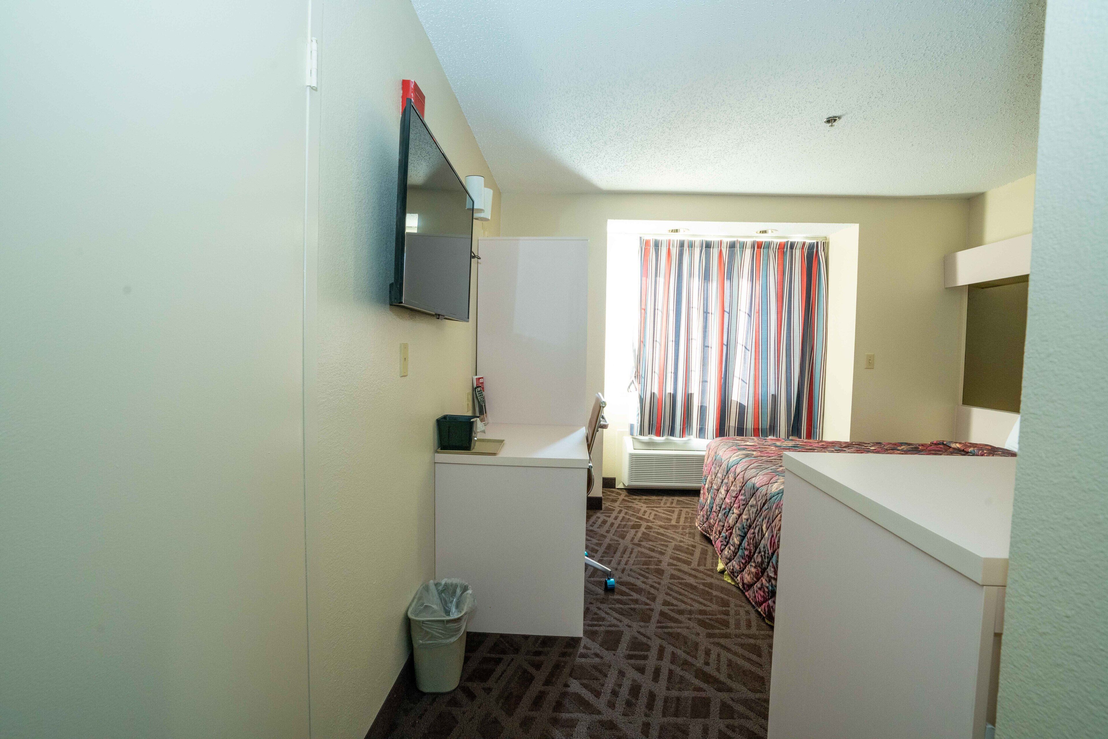 Regency Inn & Suites