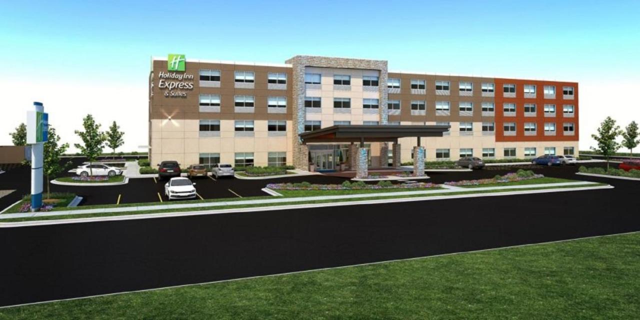Holiday Inn Express & Suites Farmers Branch