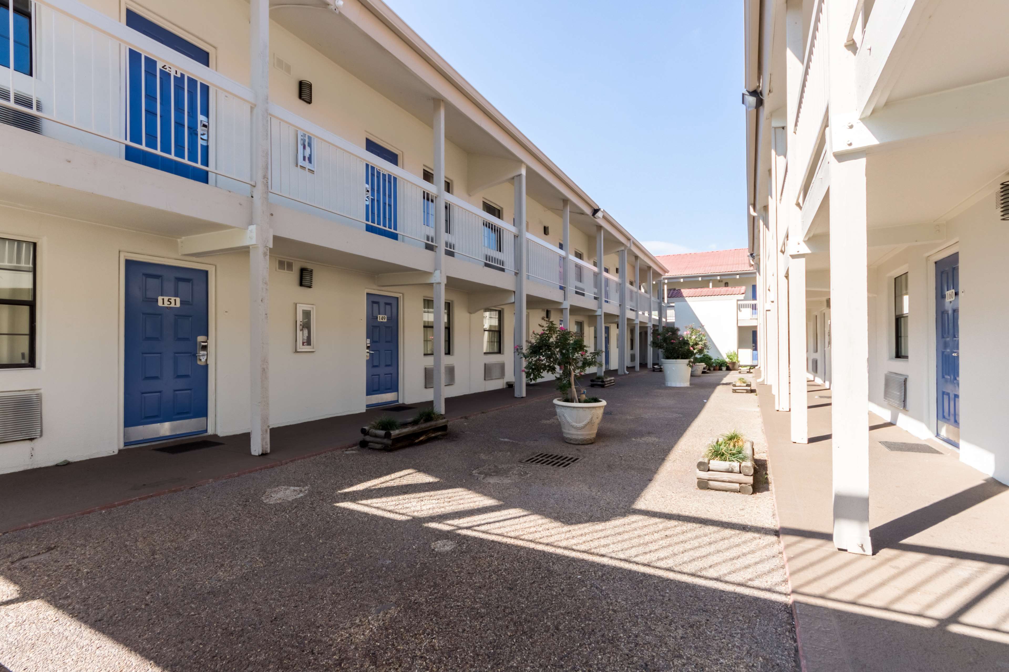Motel 6 Dallas - Farmers Branch