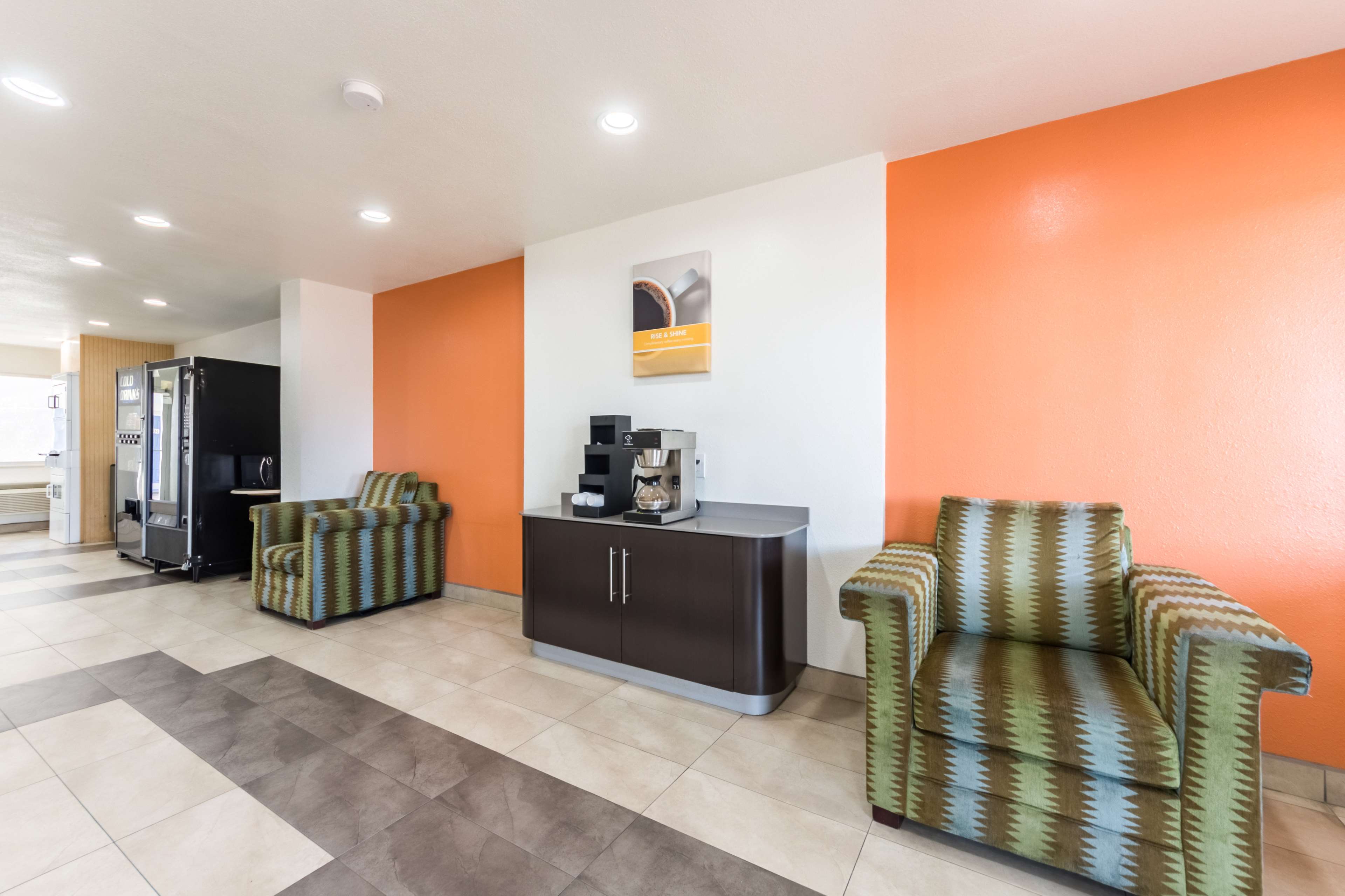 Motel 6 Dallas - Farmers Branch