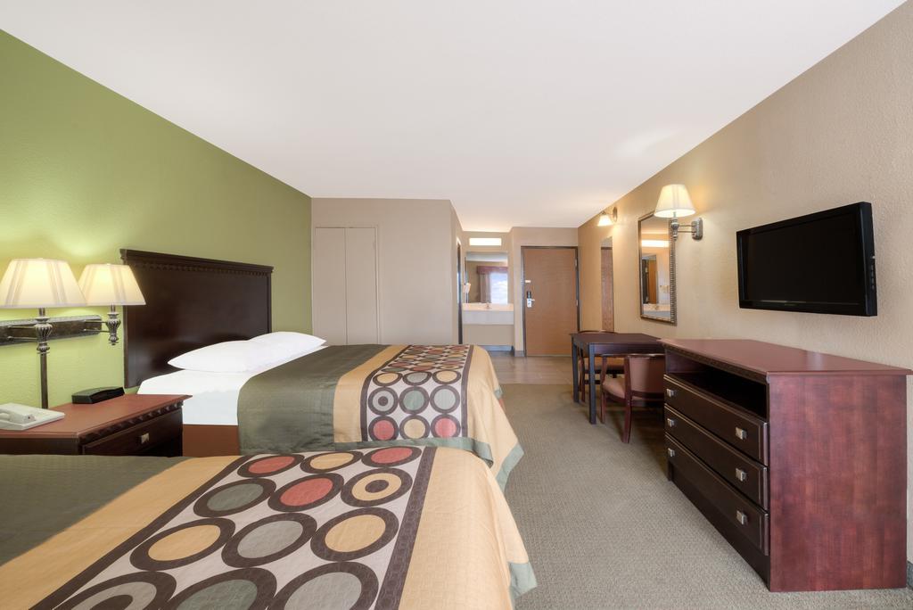 Super 8 by Wyndham Farmers Branch/North Dallas