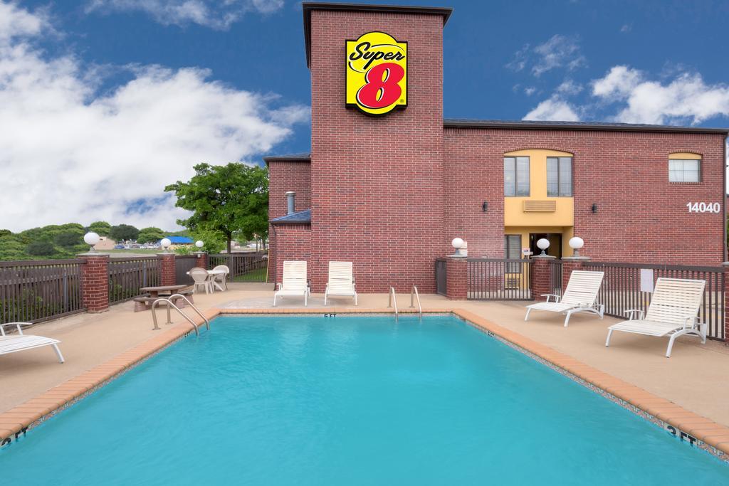 Super 8 by Wyndham Farmers Branch/North Dallas