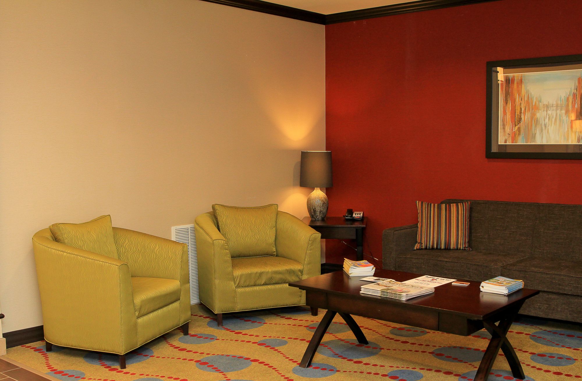 Holiday Inn Express & Suites Floresville