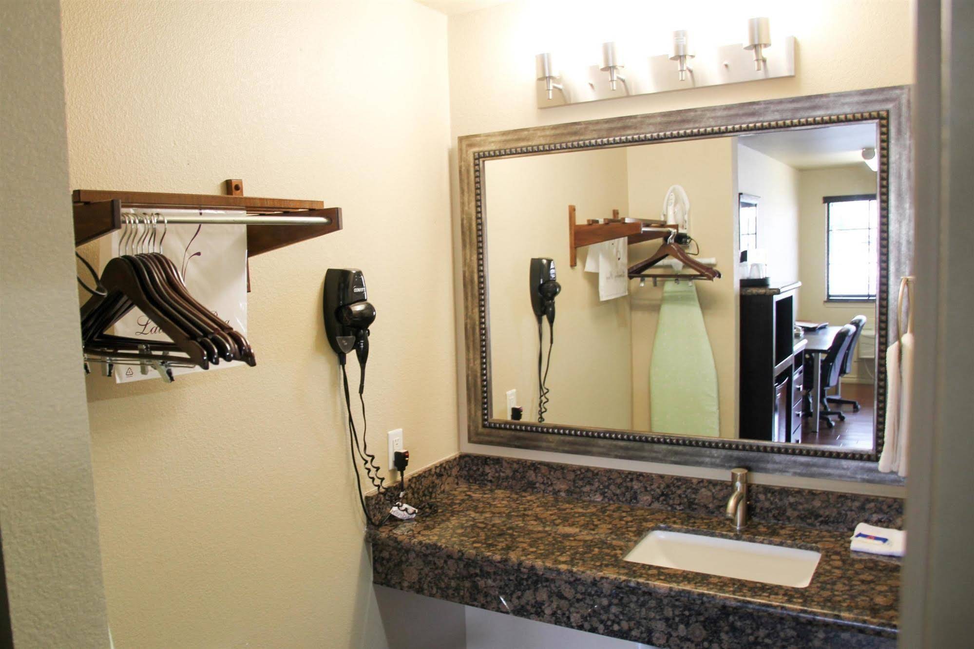 Motel 6 Floresville Tx