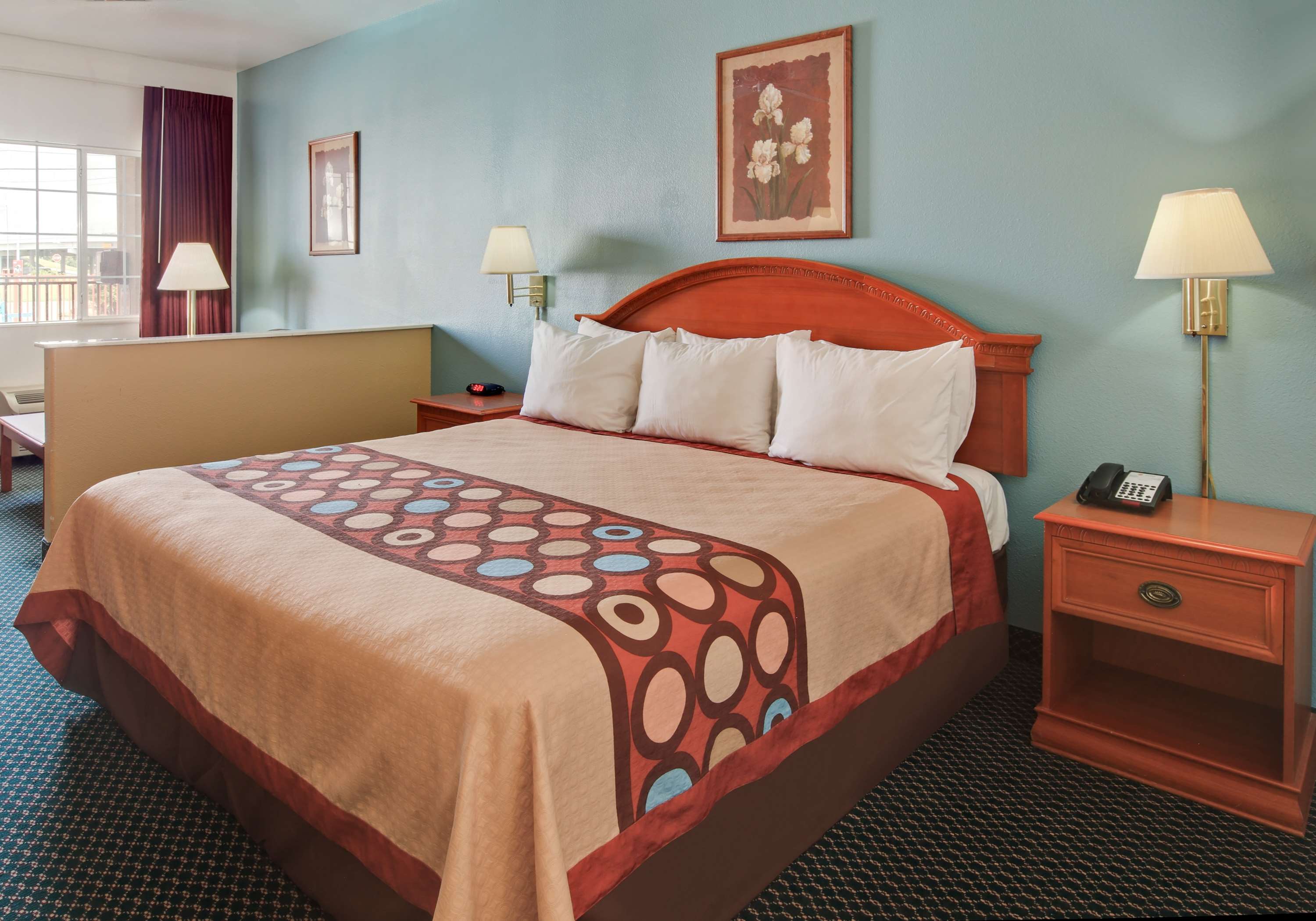 Super 8 by Wyndham Forney/East Dallas