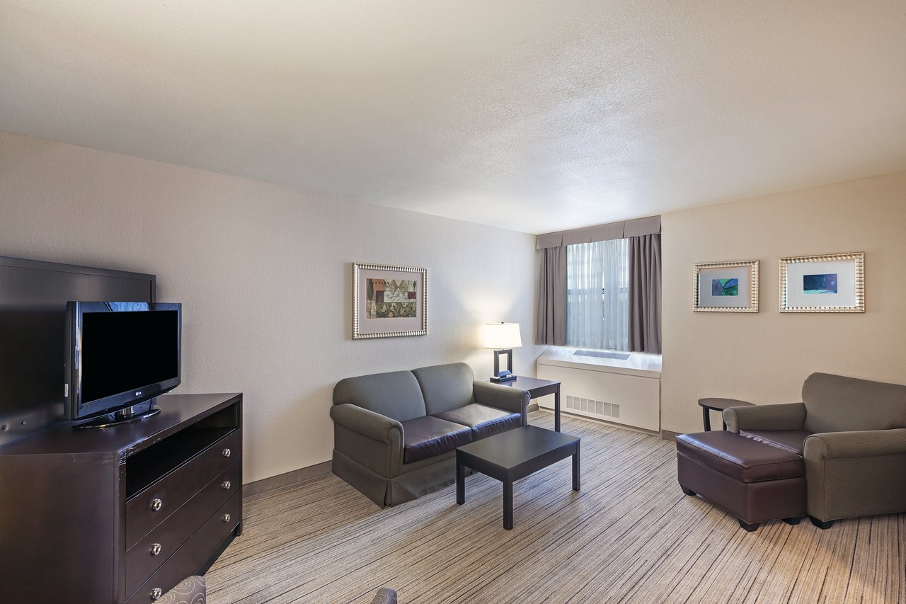 Holiday Inn Express Keith Ware Hall