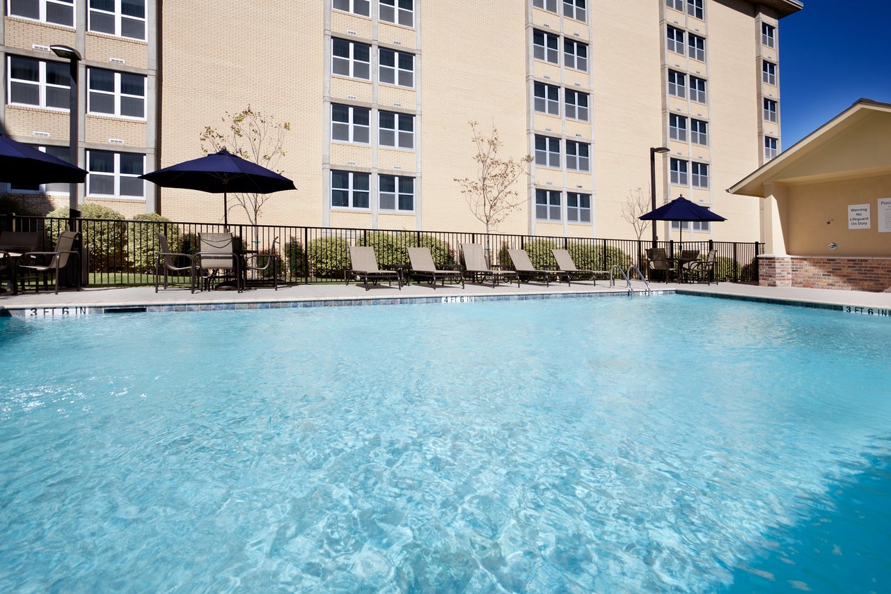 Holiday Inn Express Keith Ware Hall