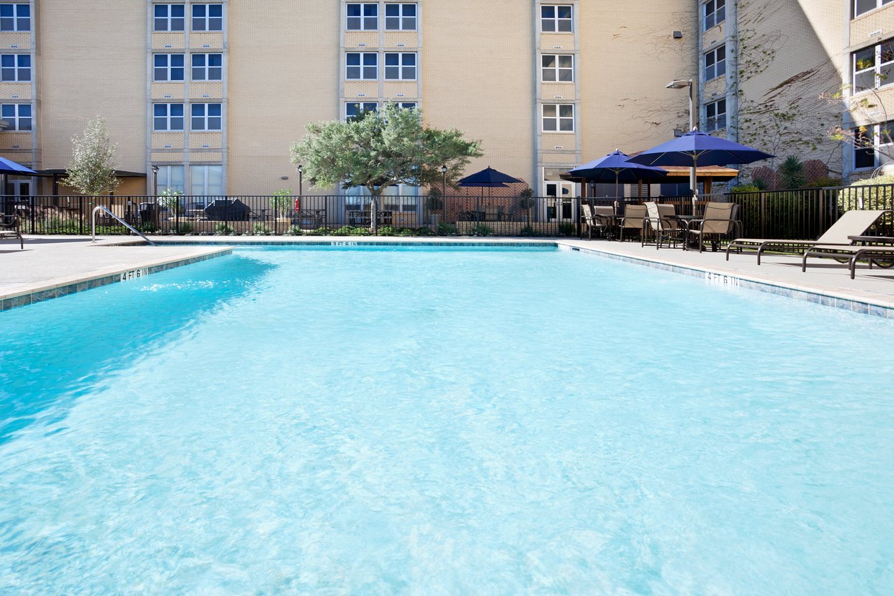 Holiday Inn Express Keith Ware Hall