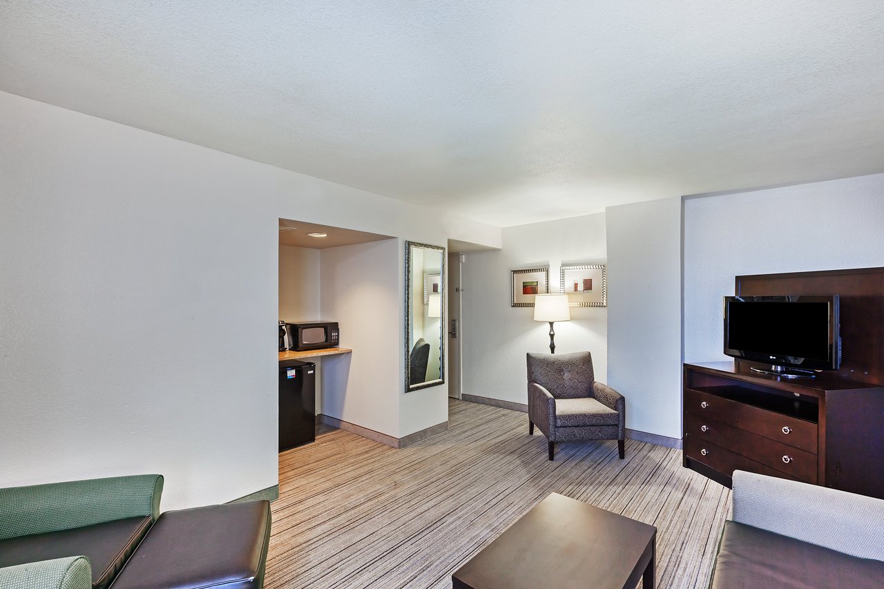 Holiday Inn Express Keith Ware Hall