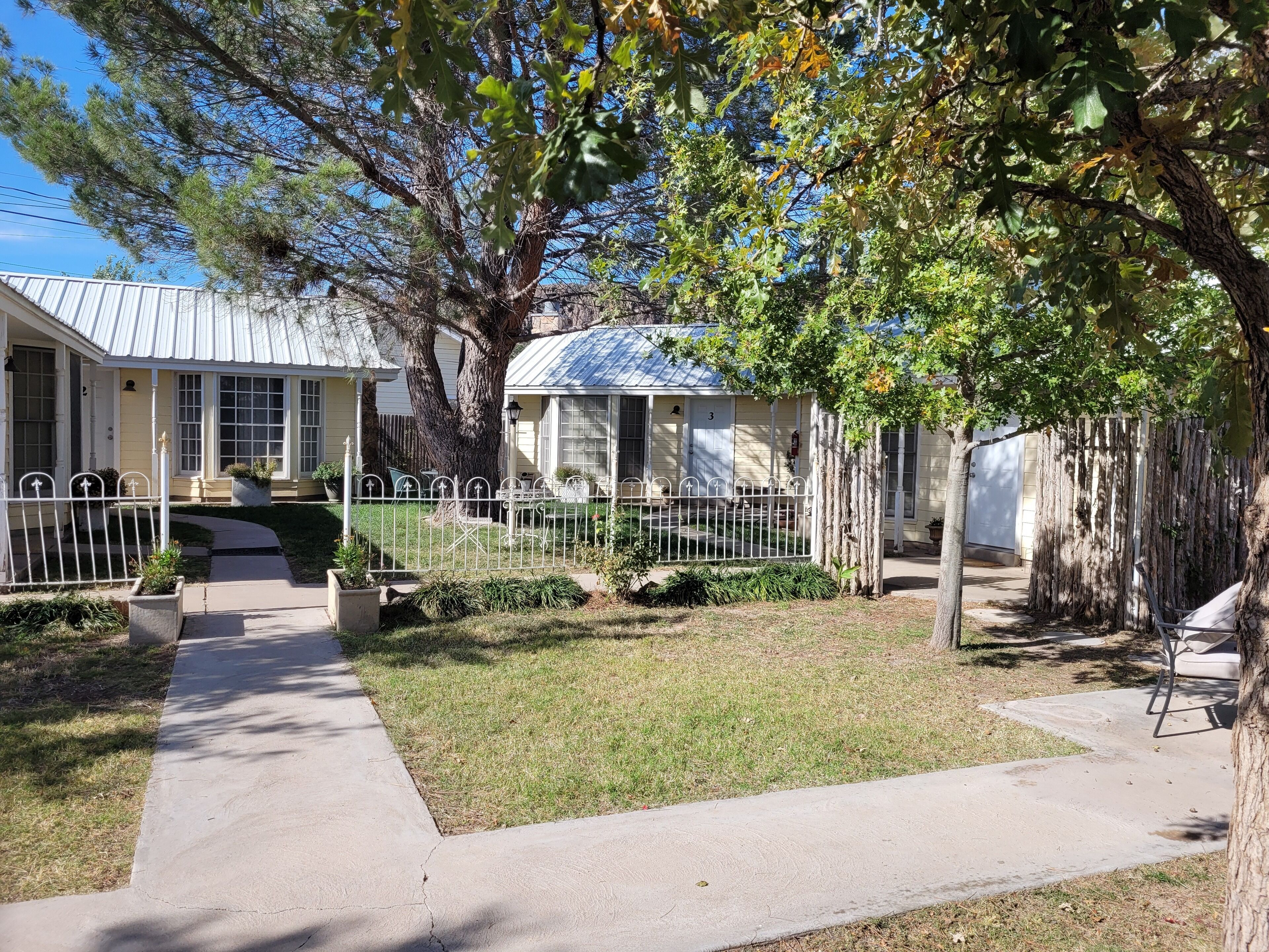 Butterfield Inn Main Street Cottages