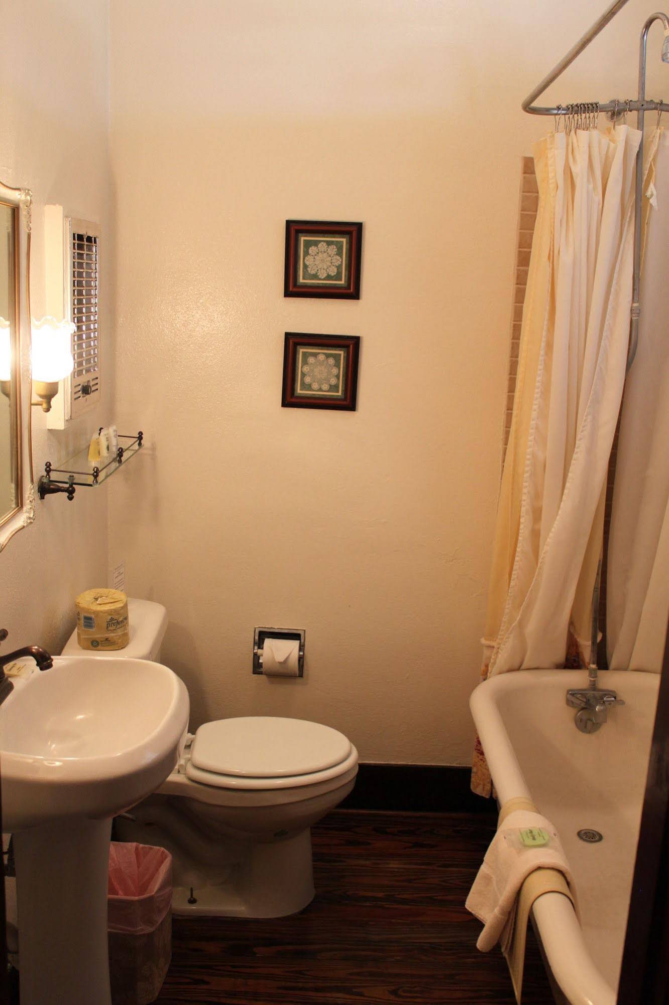 The Hotel Limpia