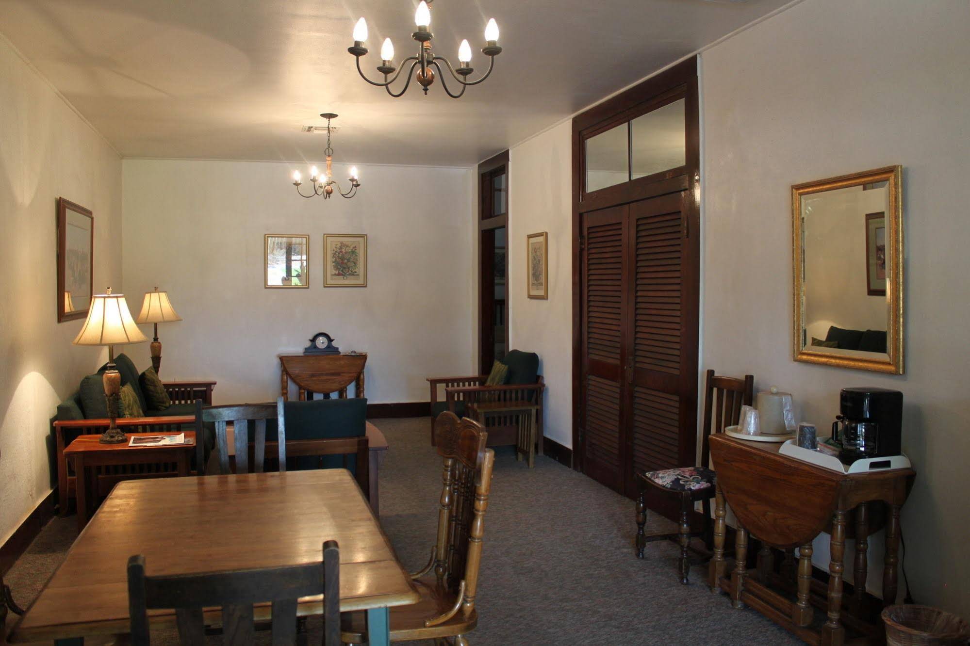 The Hotel Limpia
