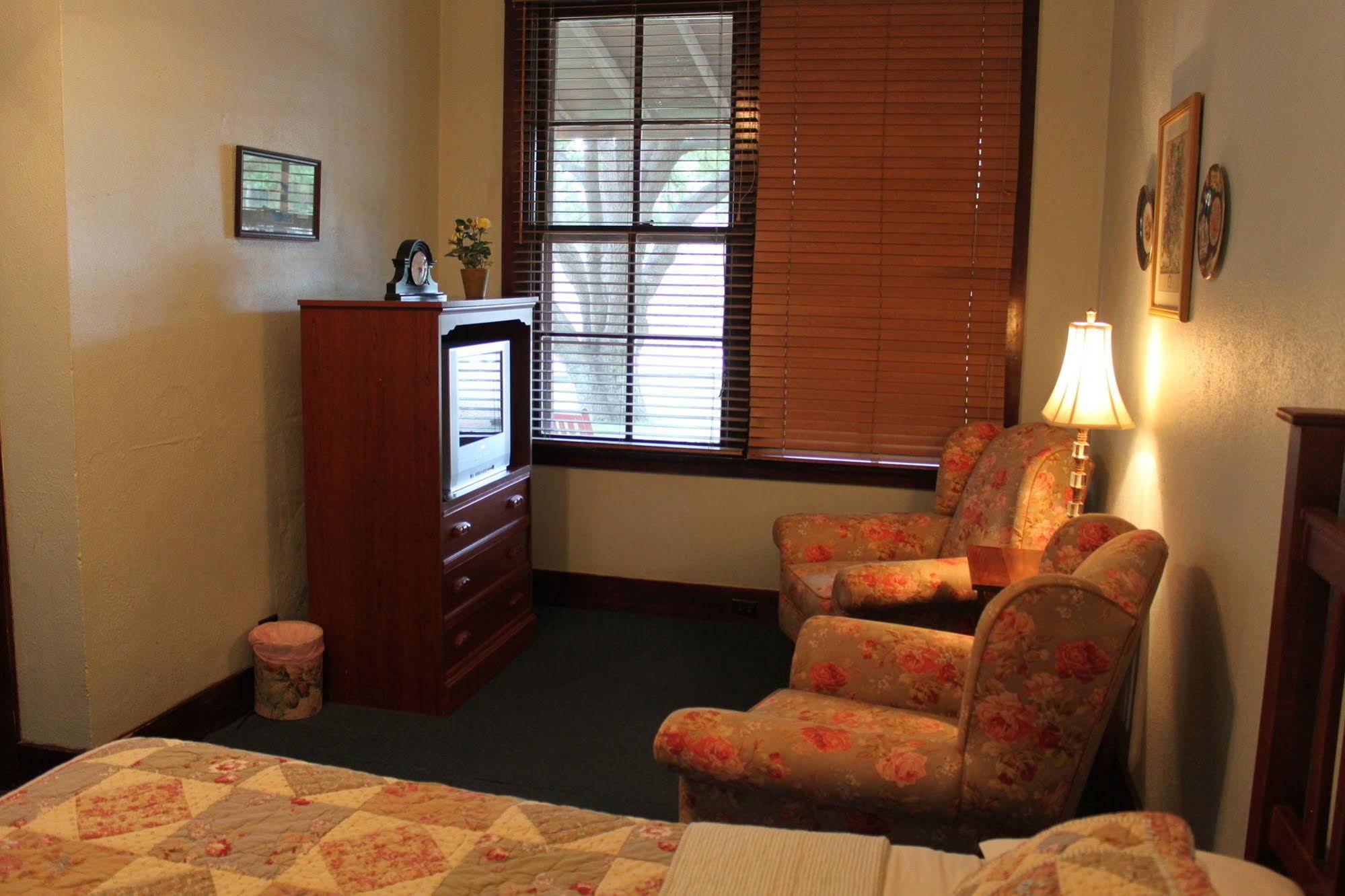 The Hotel Limpia