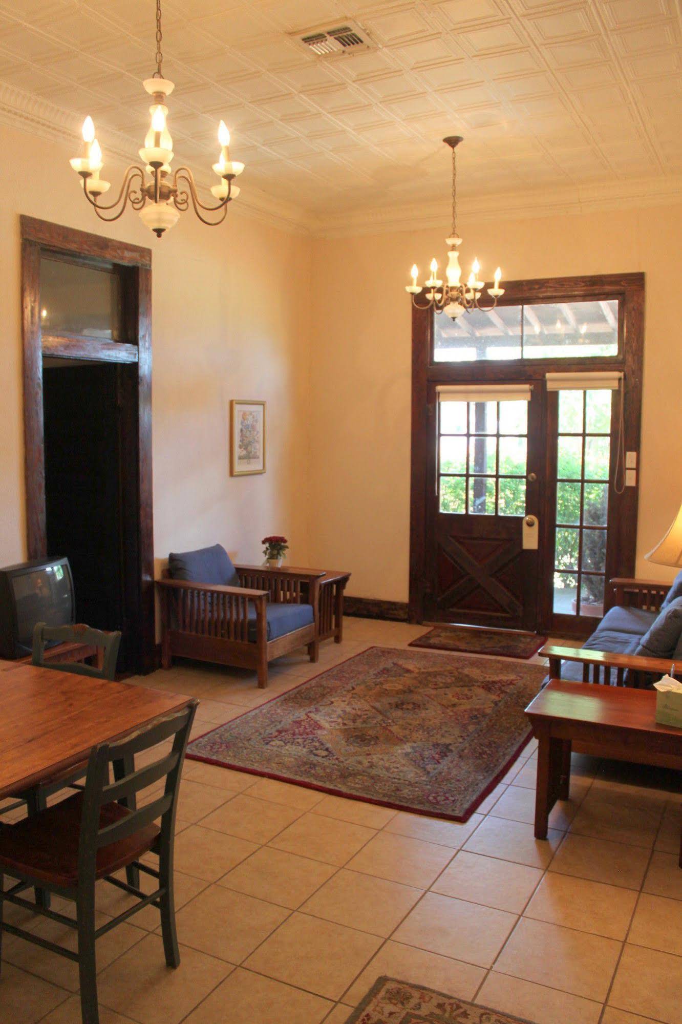 The Hotel Limpia