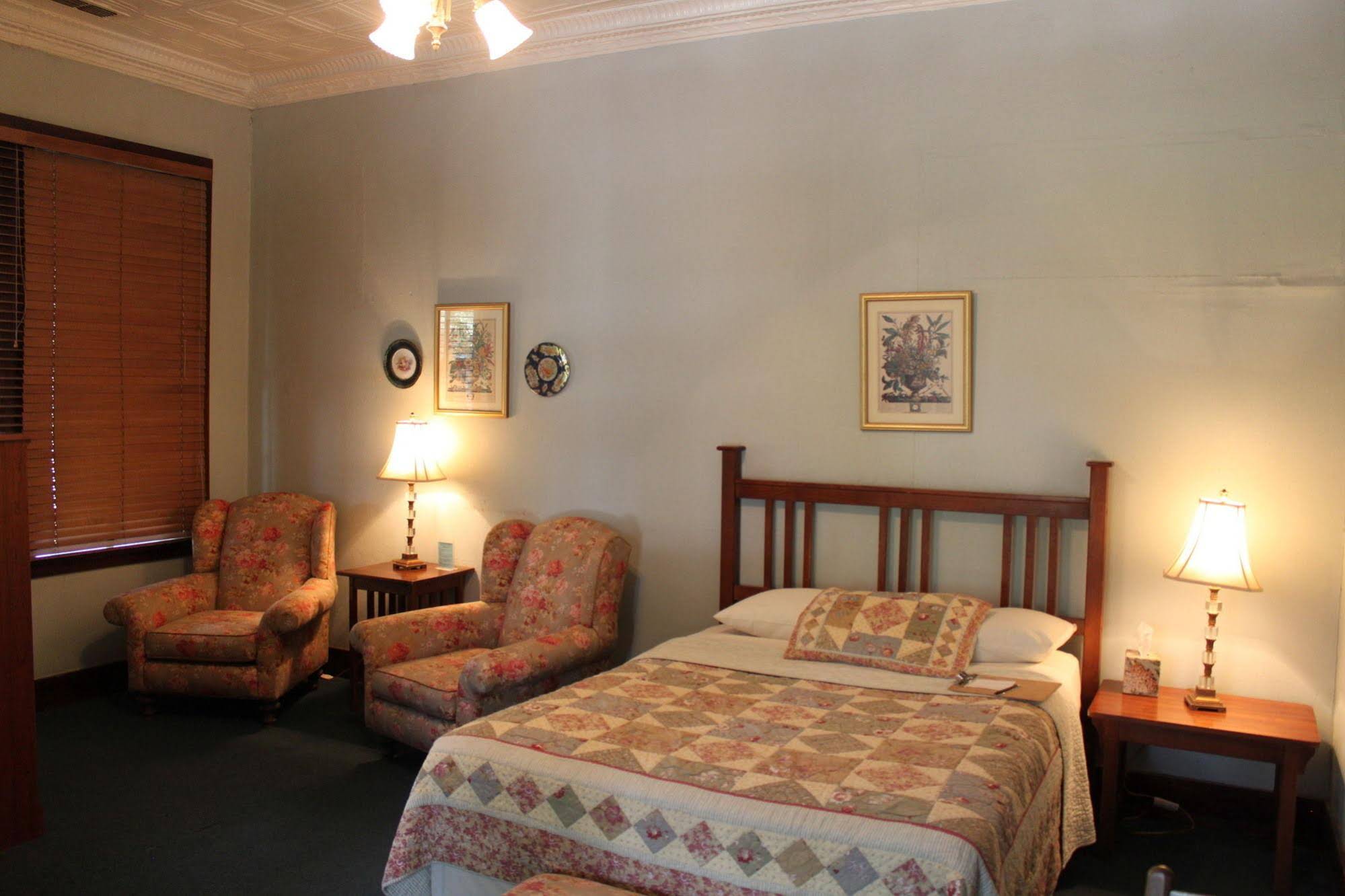 The Hotel Limpia