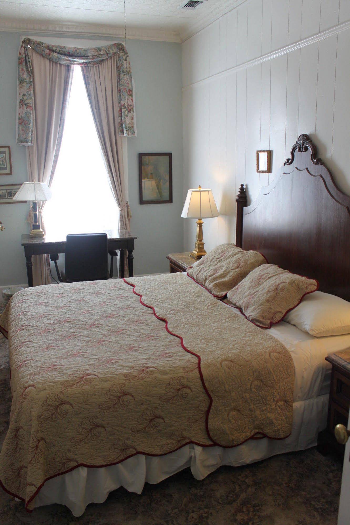 The Hotel Limpia