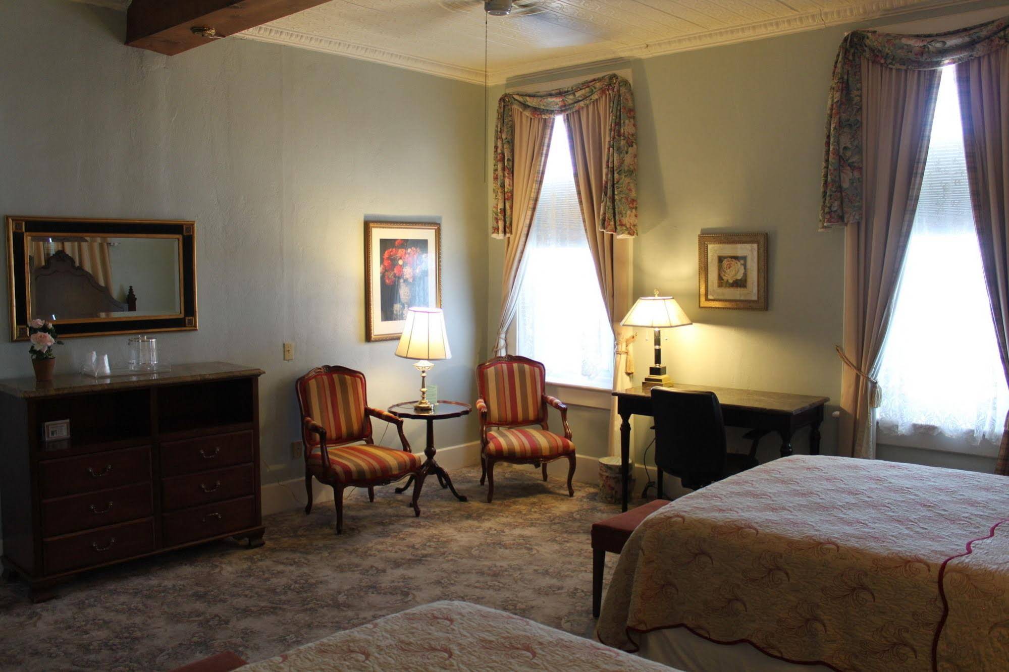 The Hotel Limpia