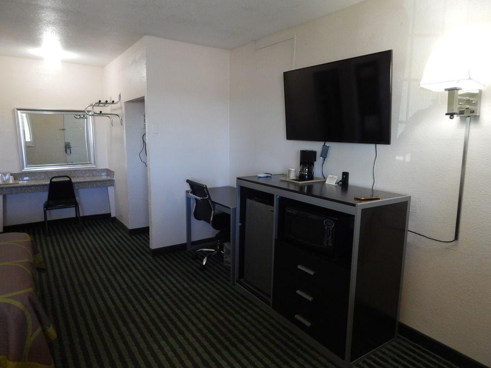 Executive Inn