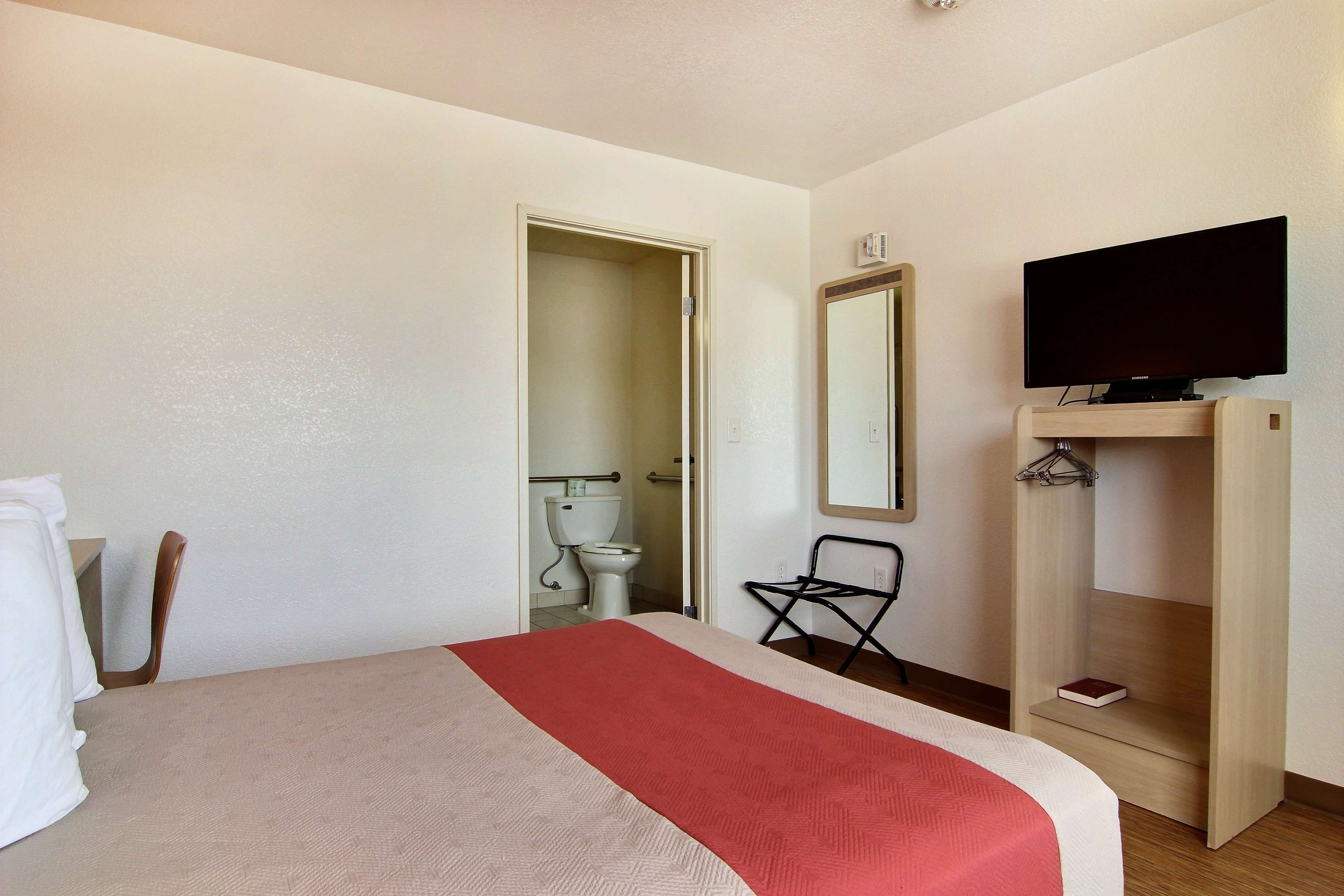 Motel 6 Ft Stockton