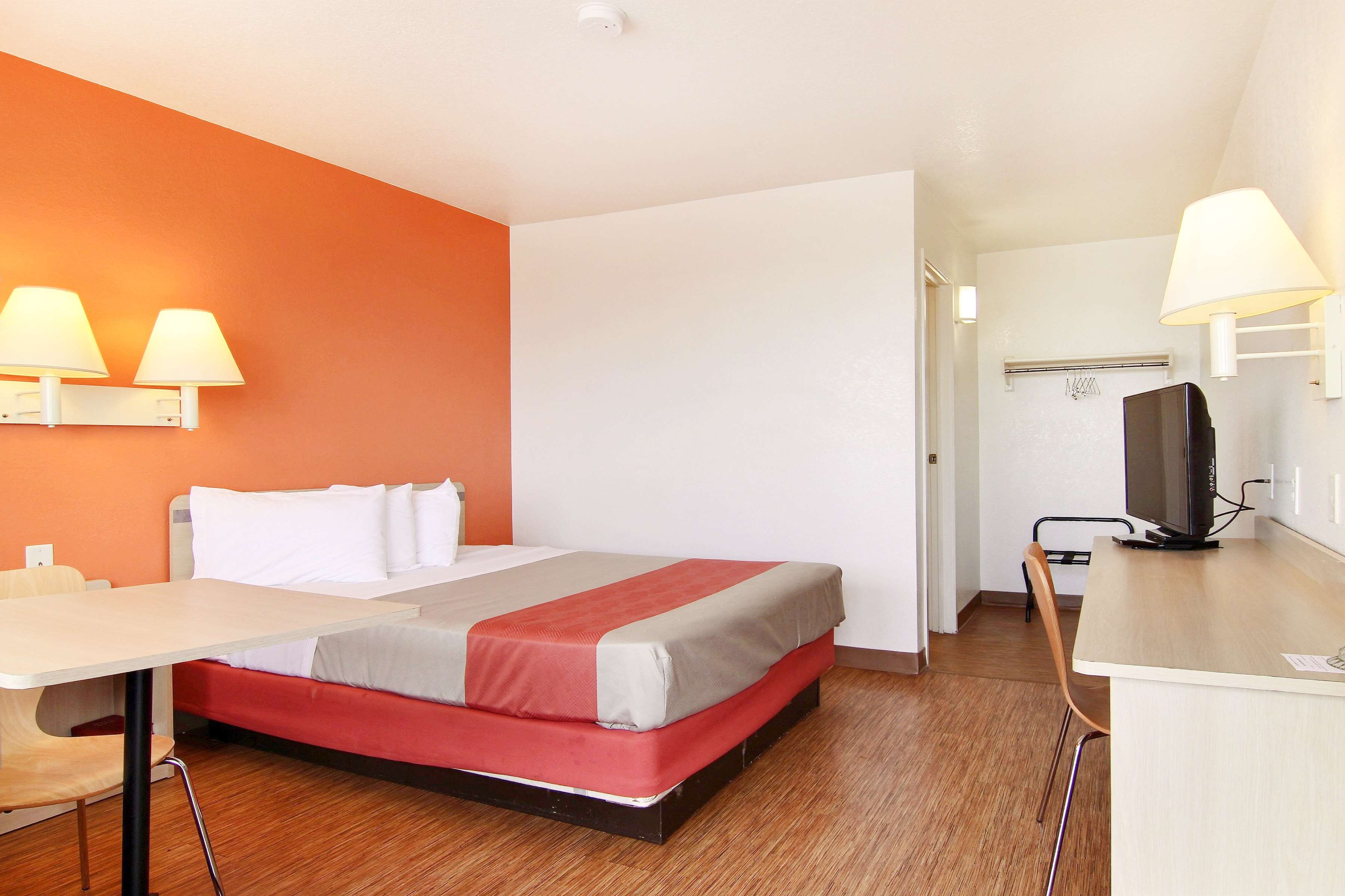 Motel 6 Ft Stockton