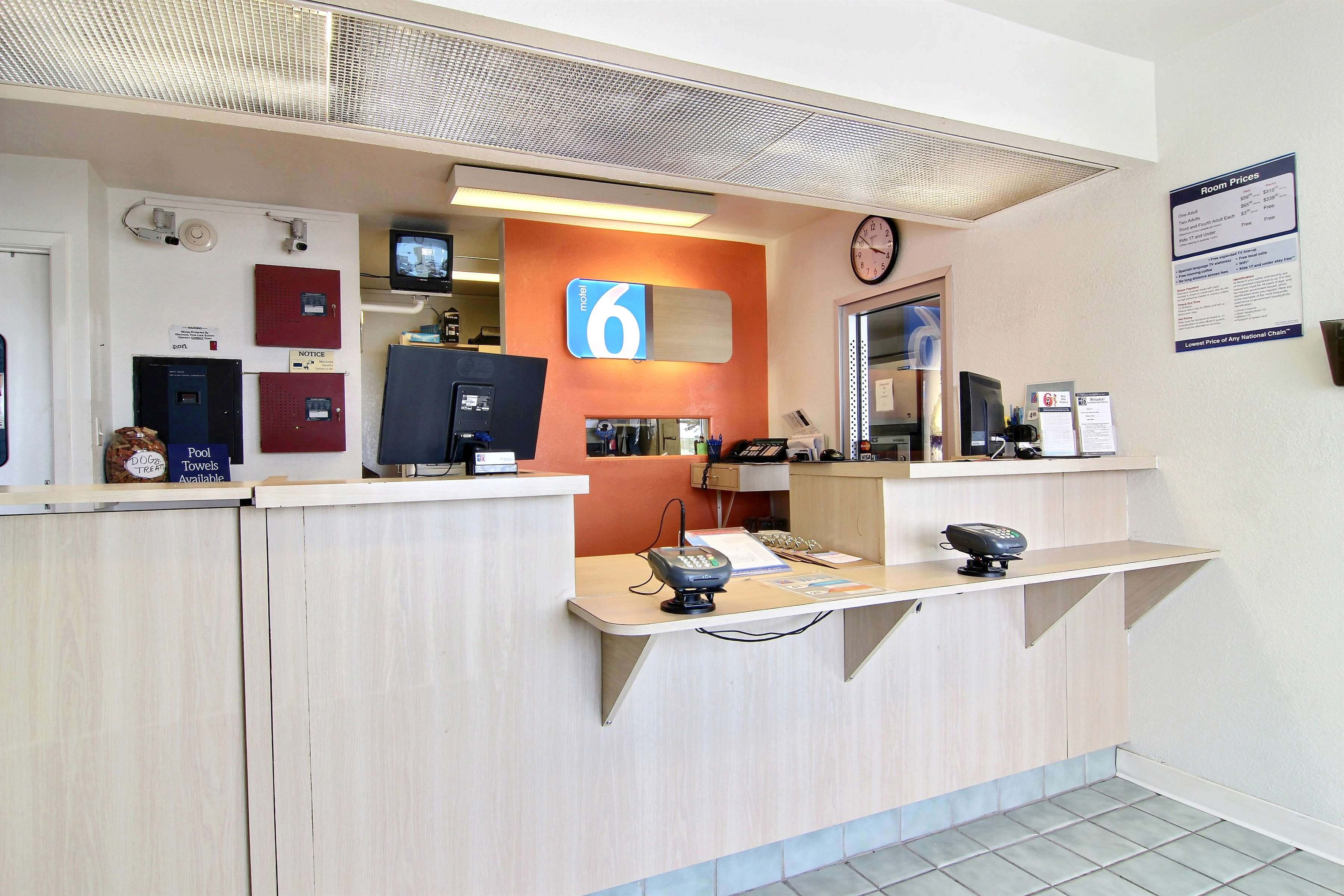 Motel 6 Ft Stockton