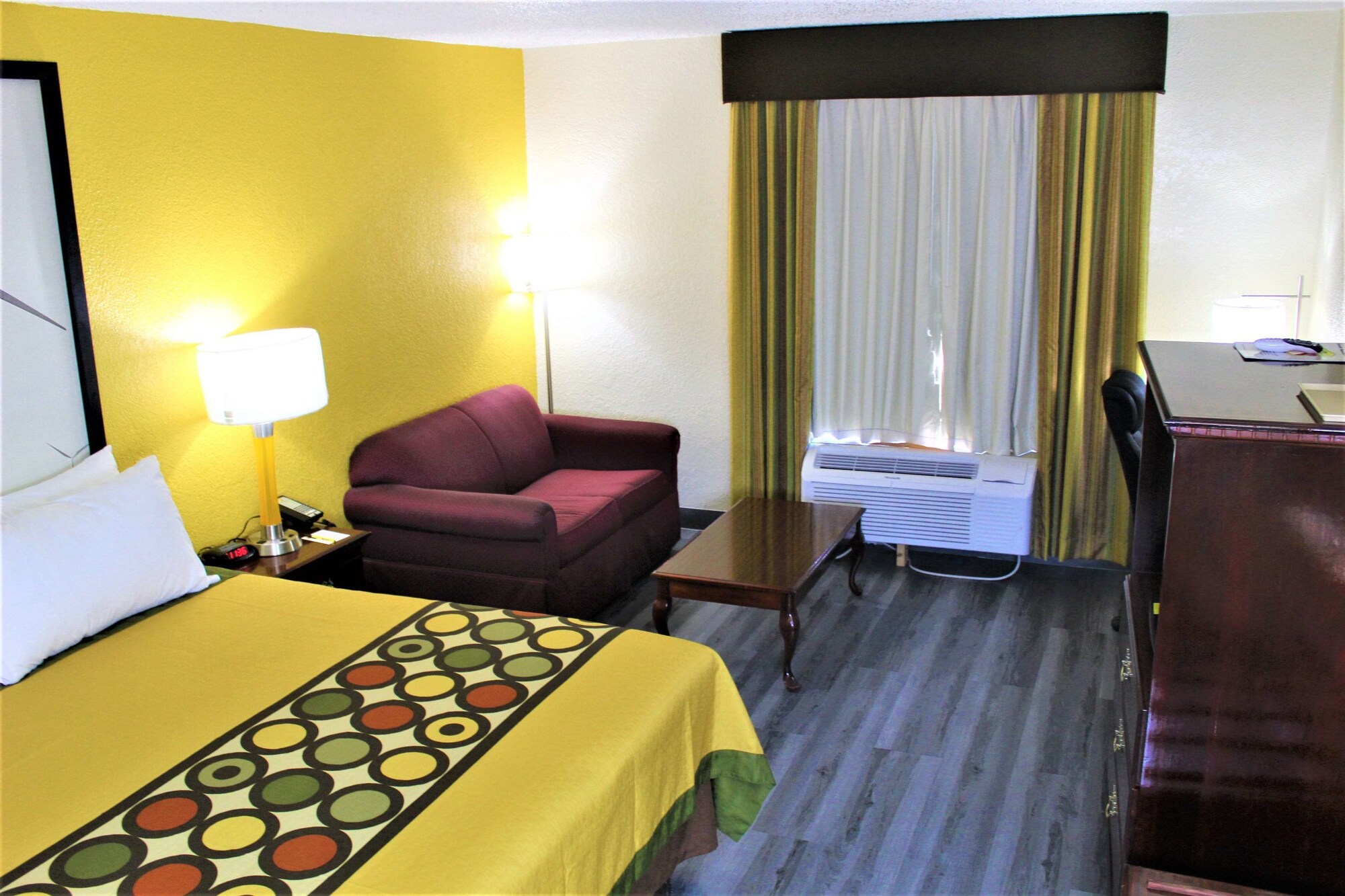 Super 8 by Wyndham Ft Stockton