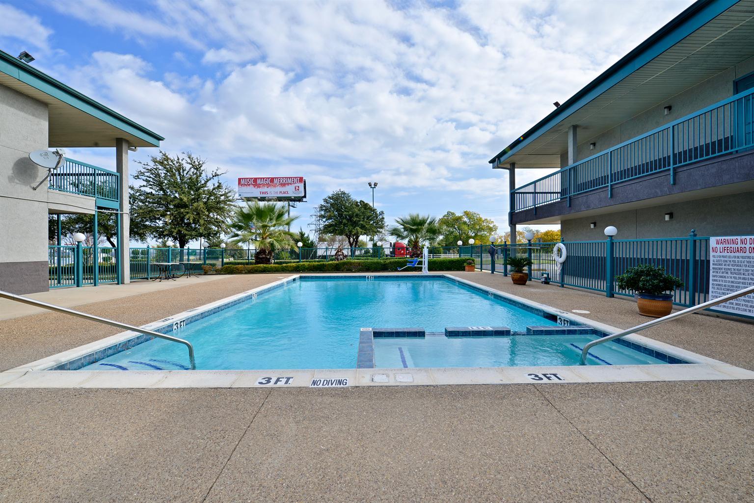 Americas Best Value Inn Fort Worth