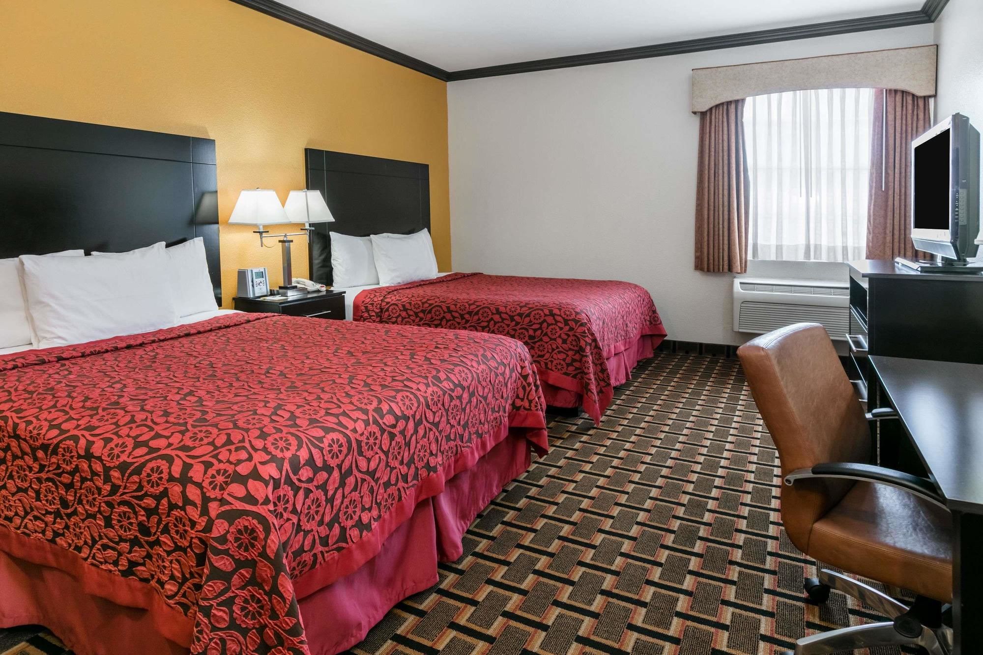 Days Inn & Suites by Wyndham Euless DFW Airport South