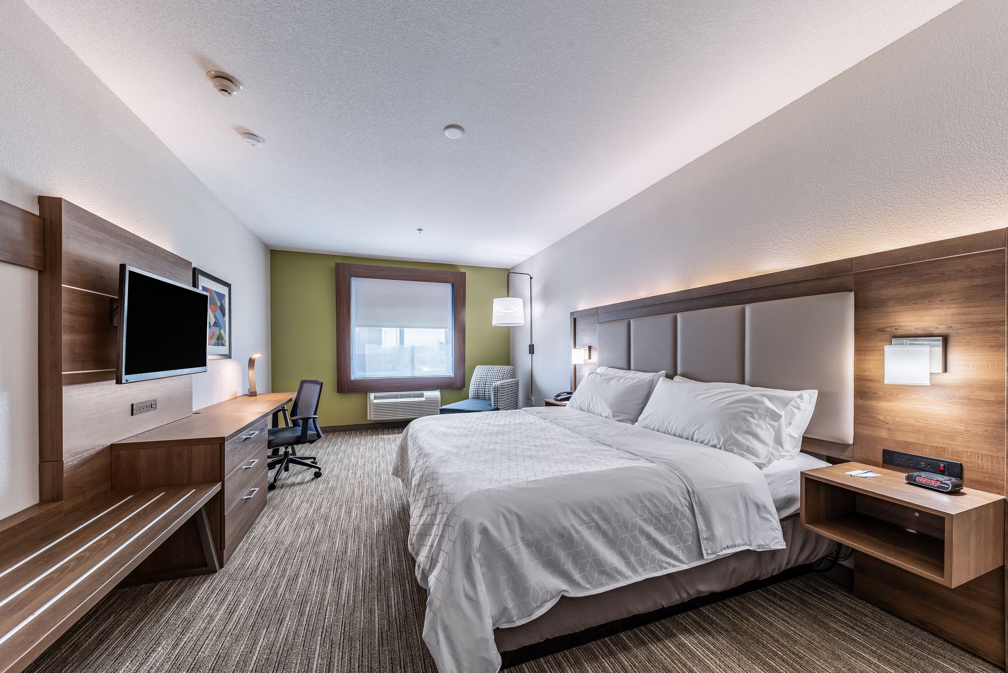 Holiday Inn Express & Suites Fort Worth I-35 Western Center
