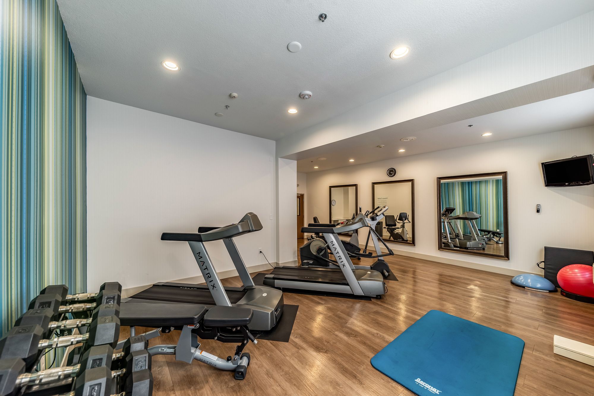 Holiday Inn Express & Suites Fort Worth I-35 Western Center