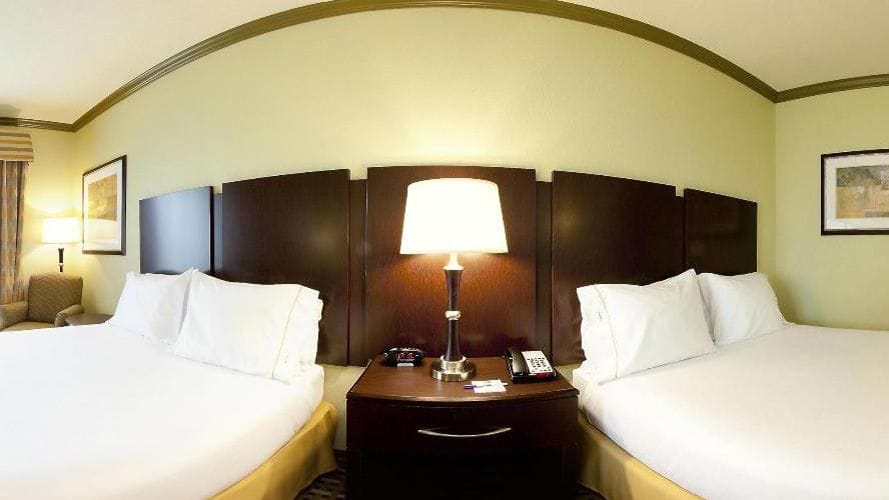 Holiday Inn Express & Suites Fort Worth I-35 Western Center