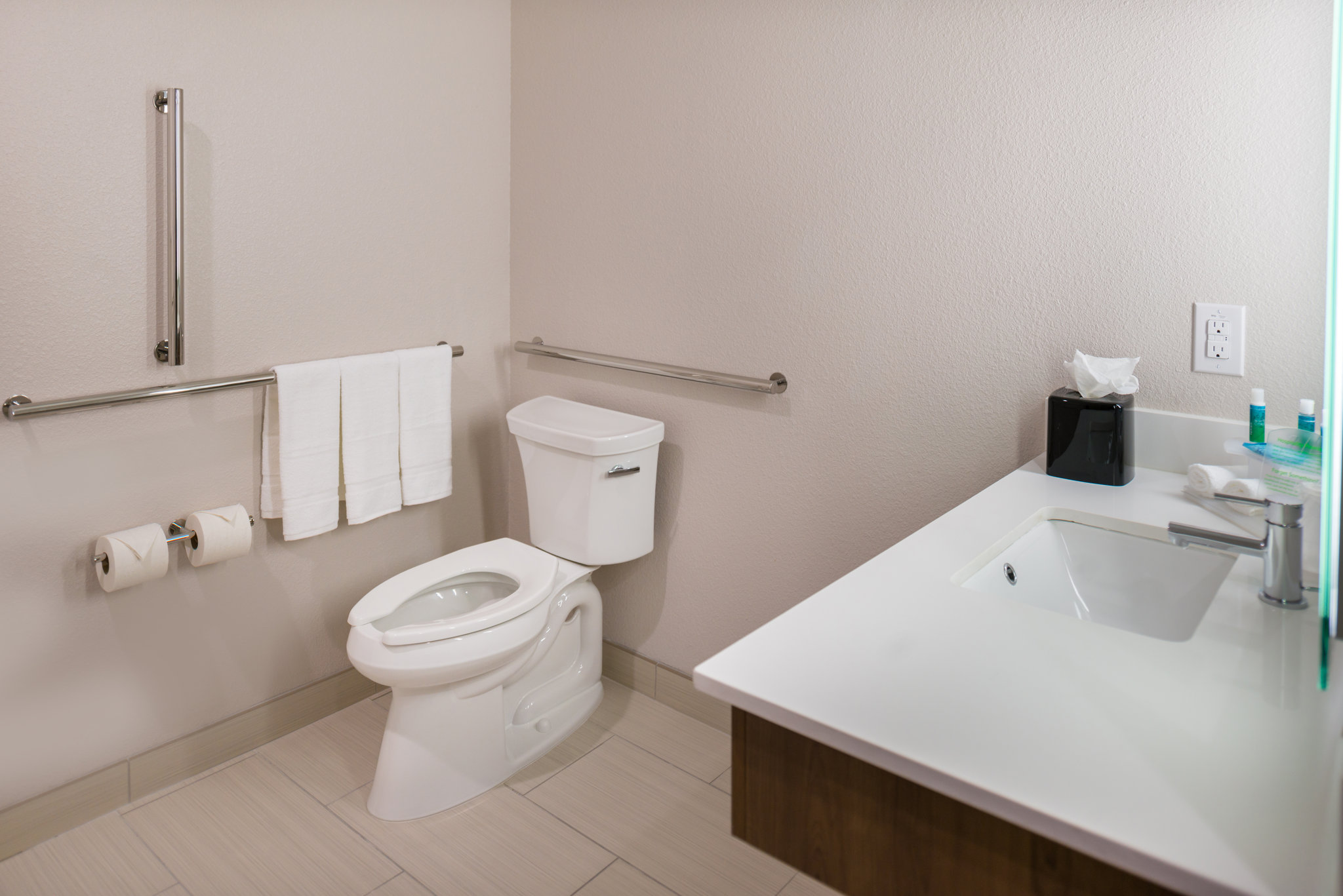 Holiday Inn Express & Suites Fort Worth West