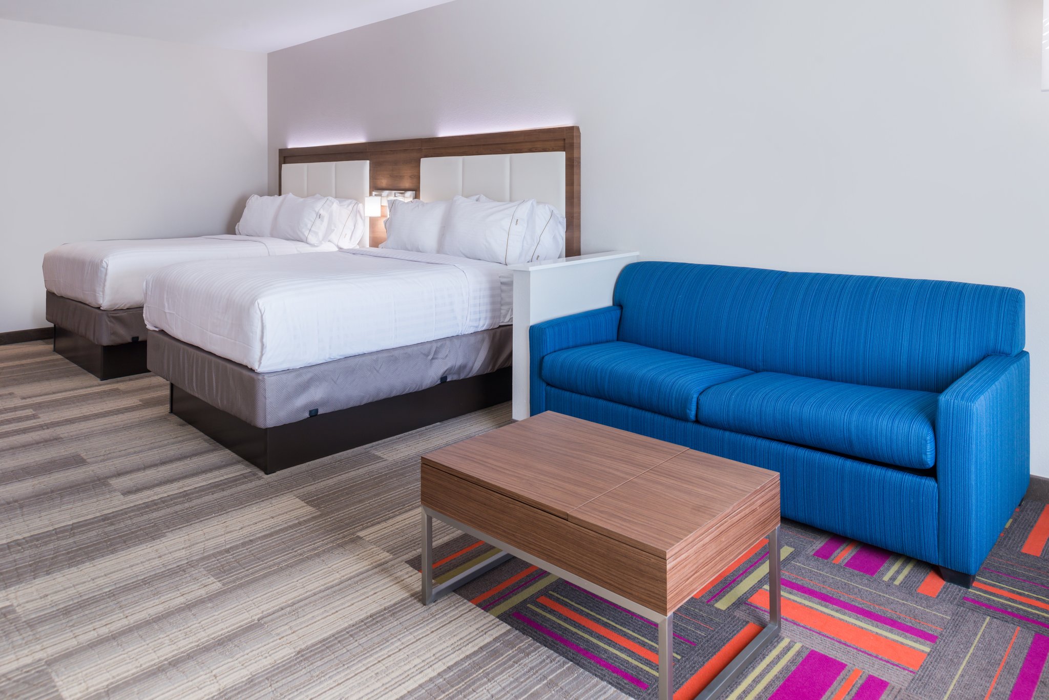 Holiday Inn Express & Suites Fort Worth West