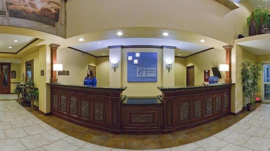 Holiday Inn Express & Suites Lake Worth Northwest Loop 820