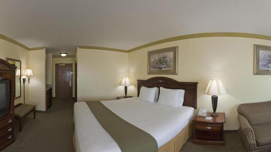 Holiday Inn Express & Suites Lake Worth Northwest Loop 820