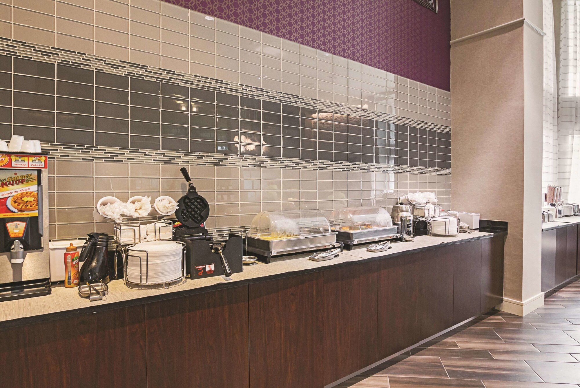 La Quinta Inn & Suites by Wyndham Fort Worth North