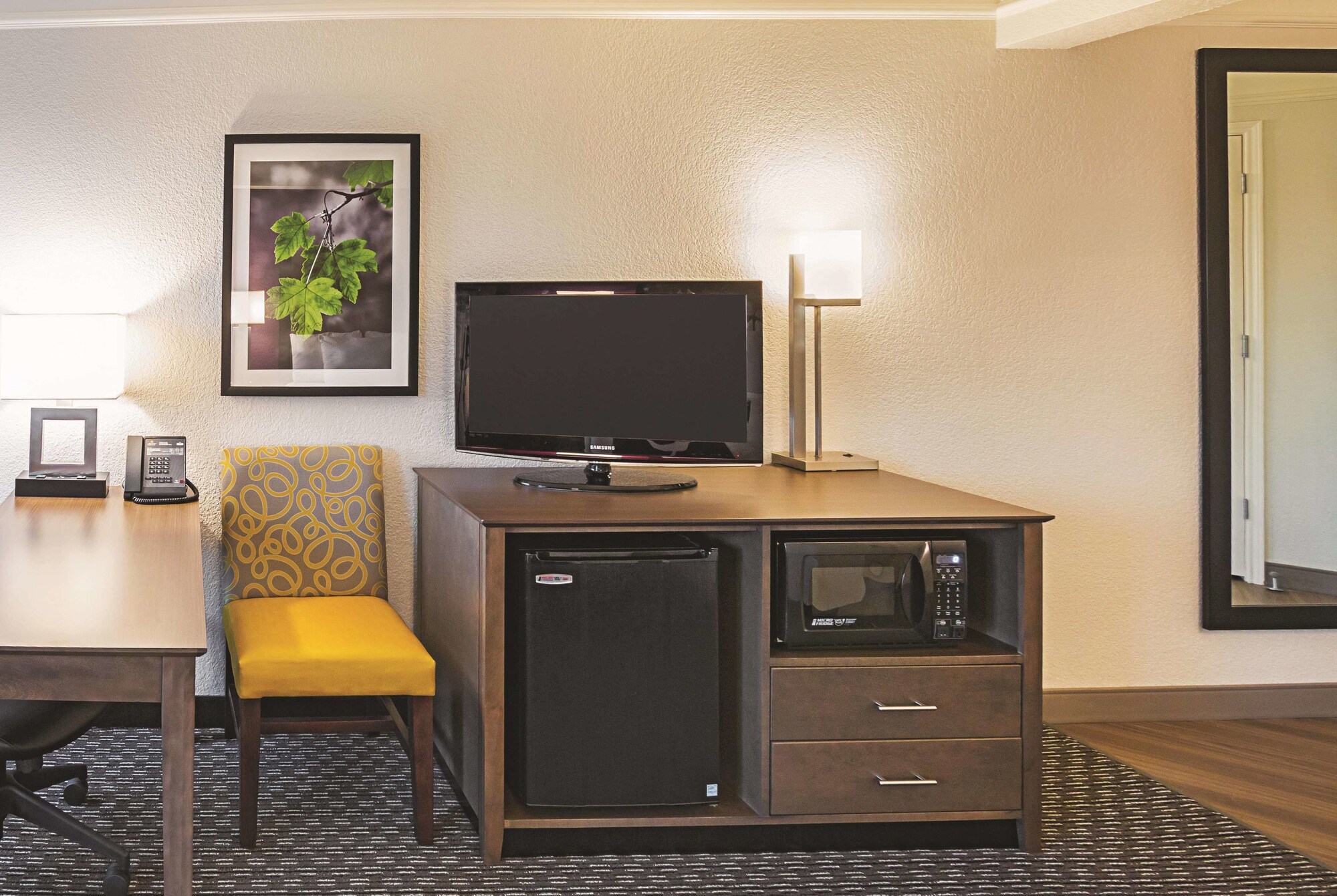 La Quinta Inn & Suites by Wyndham Fort Worth North