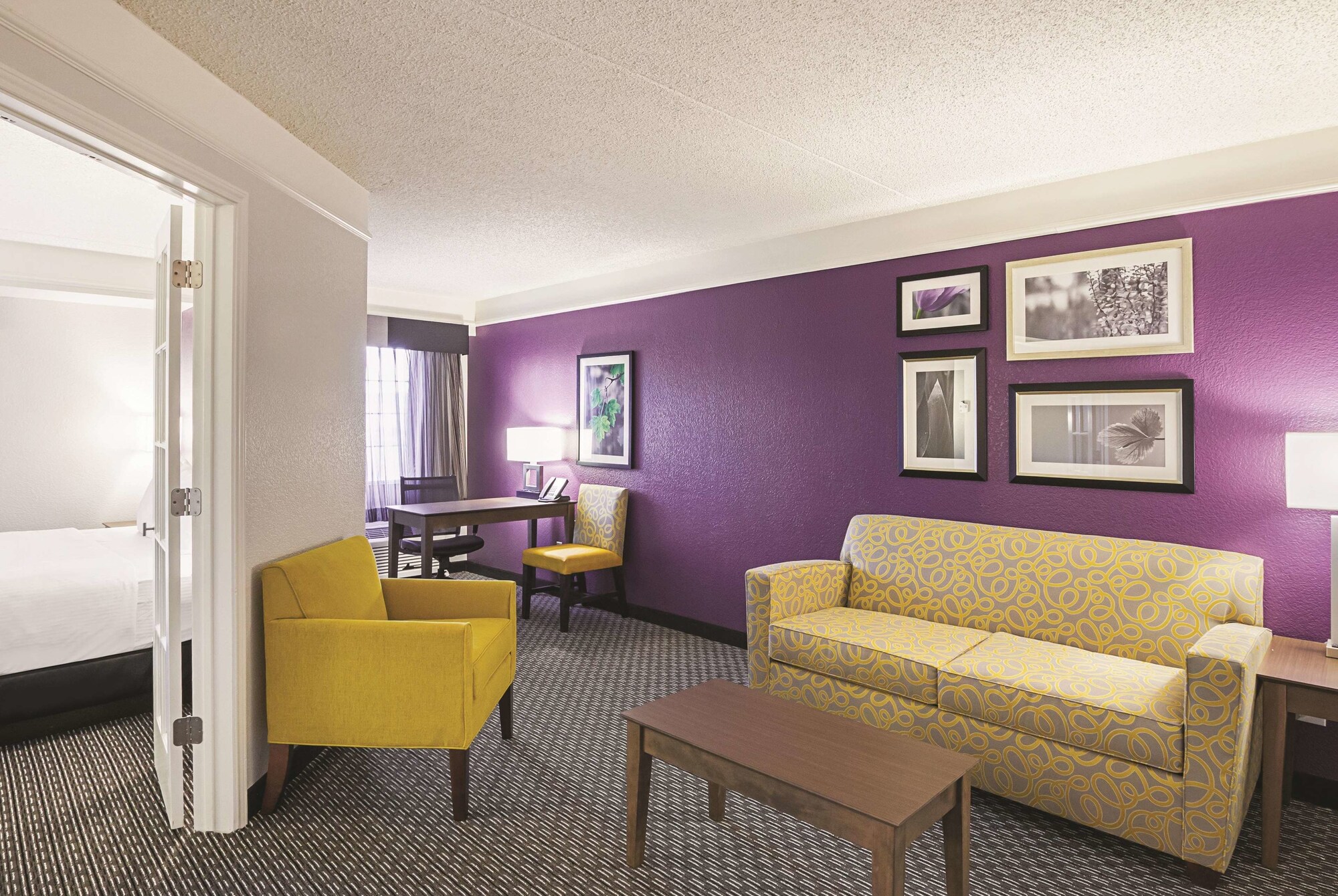 La Quinta Inn & Suites by Wyndham Fort Worth North