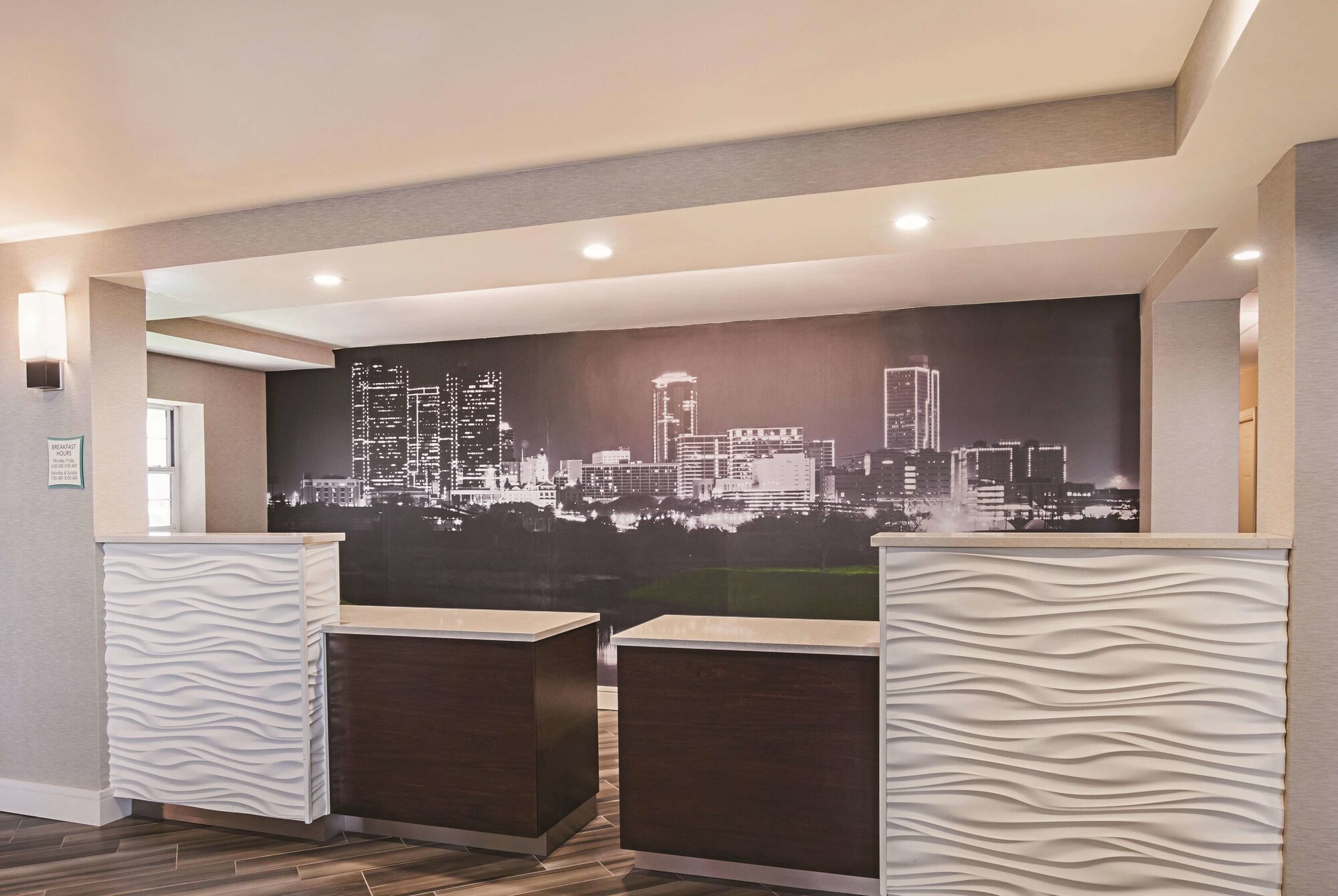 La Quinta Inn & Suites by Wyndham Fort Worth North