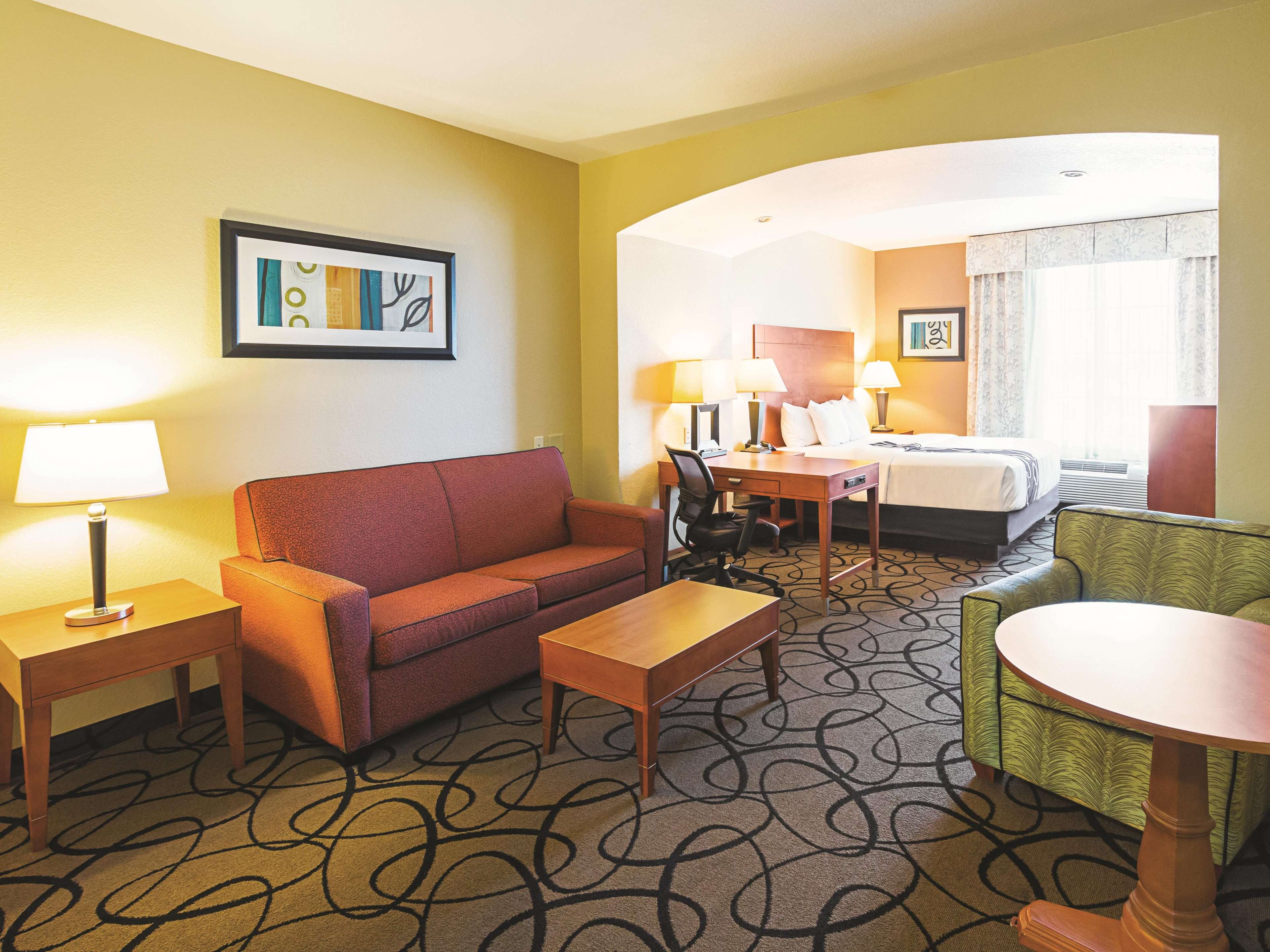La Quinta Inn & Suites by Wyndham Ft. Worth - Forest Hill TX