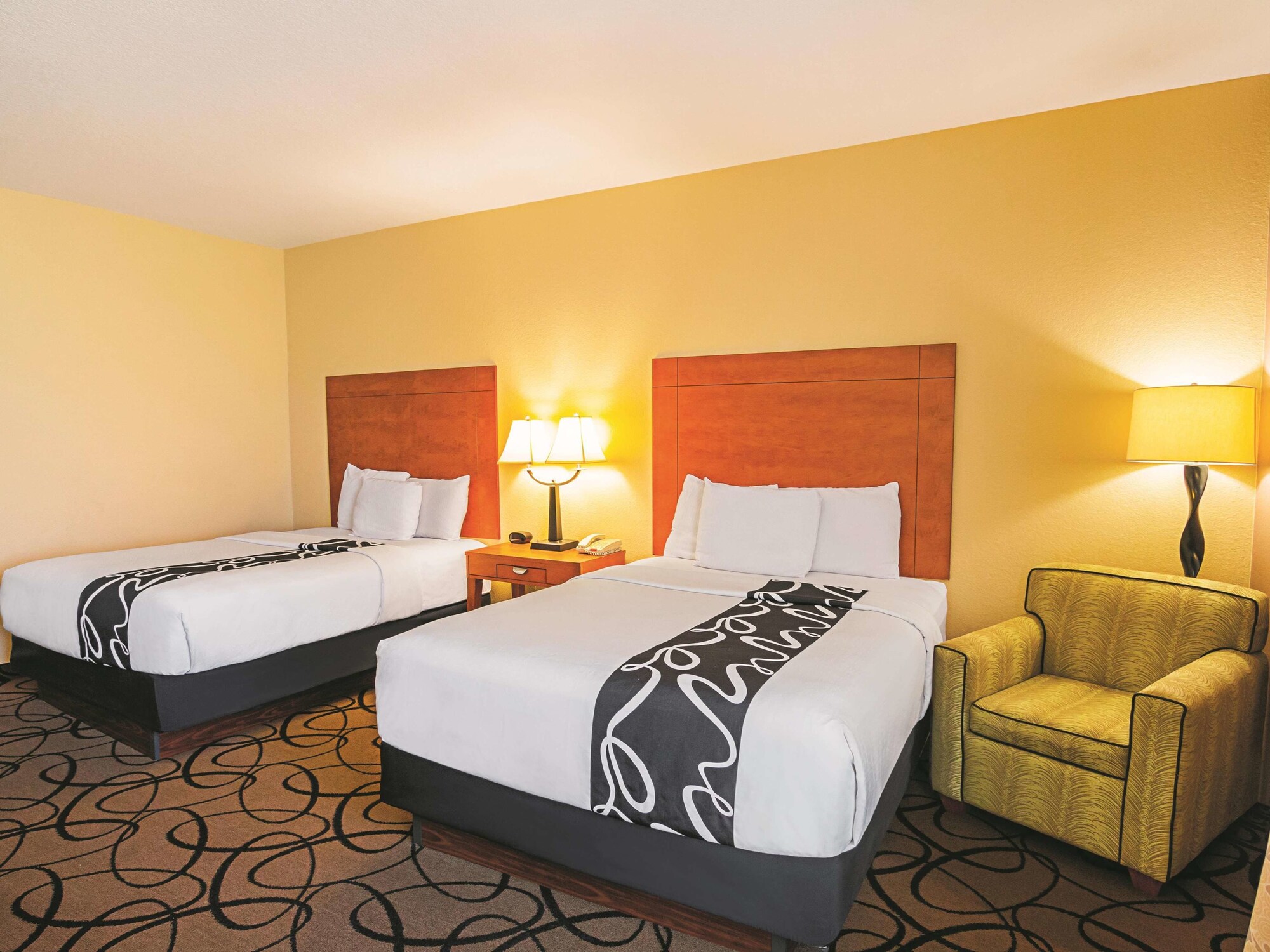 La Quinta Inn & Suites by Wyndham Ft. Worth - Forest Hill TX