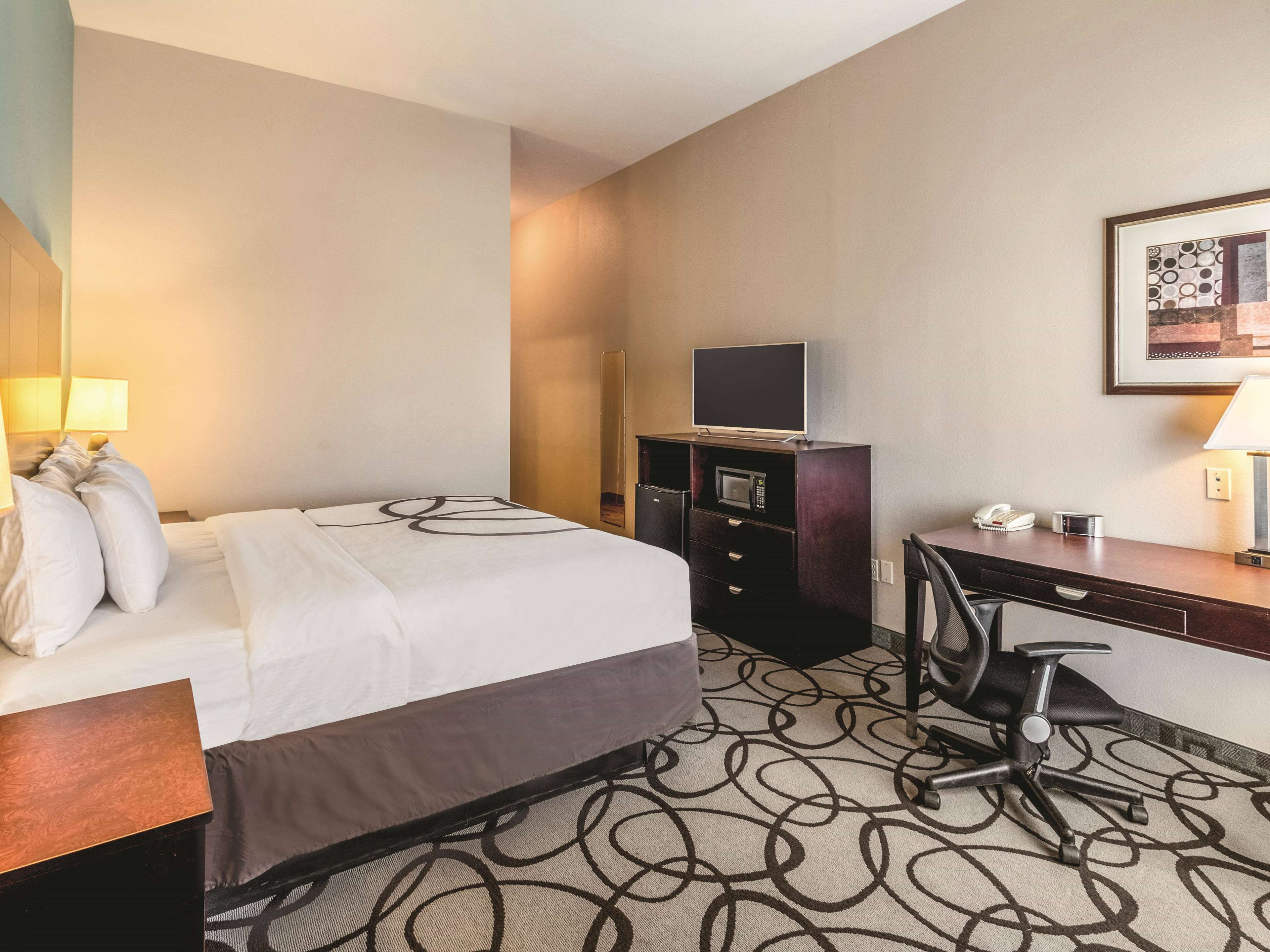 La Quinta Inn & Suites by Wyndham Fort Worth - Lake Worth