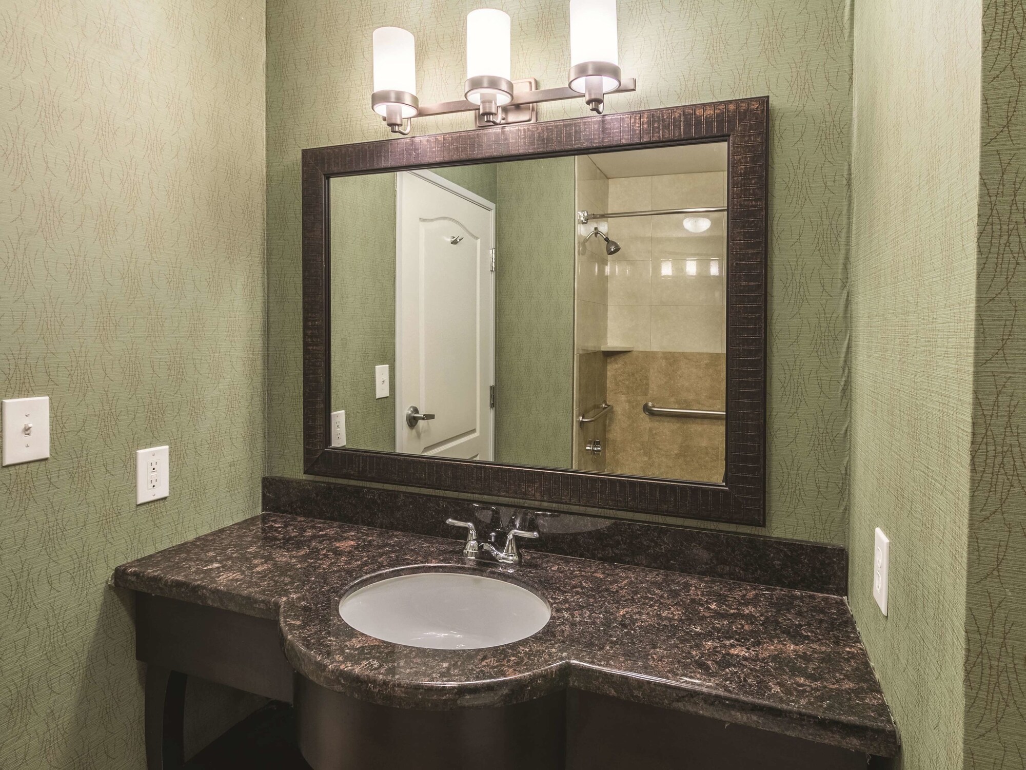 La Quinta Inn & Suites by Wyndham Fort Worth - Lake Worth