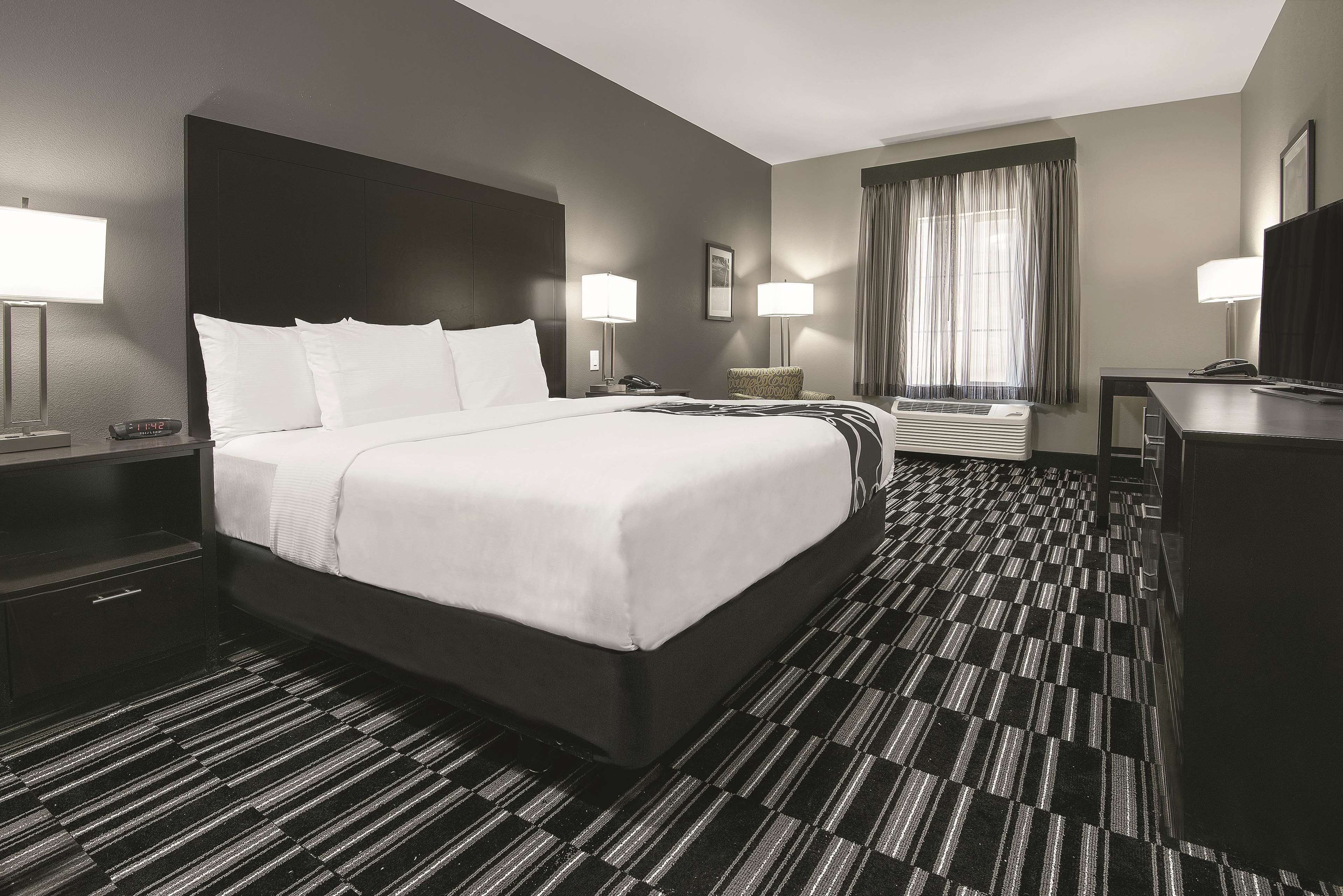 La Quinta Inn & Suites by Wyndham Fort Worth West - I-30