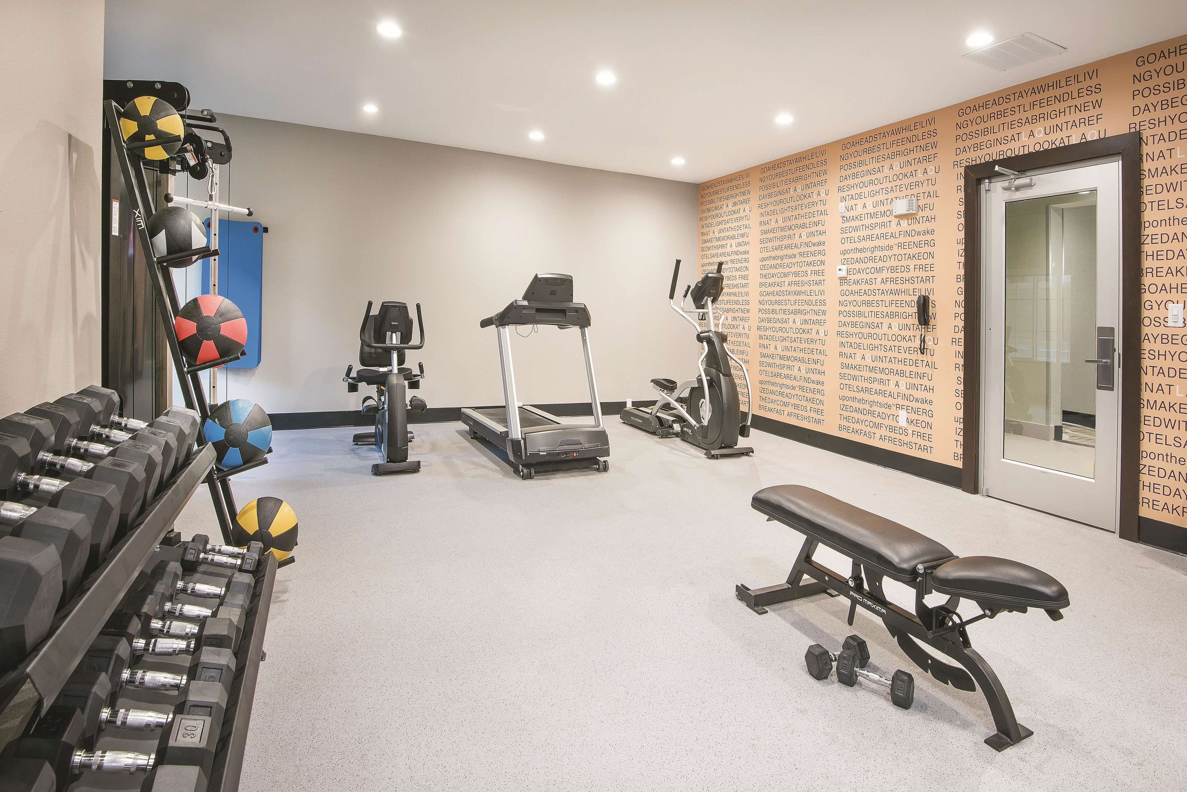 La Quinta Inn & Suites by Wyndham Fort Worth West - I-30