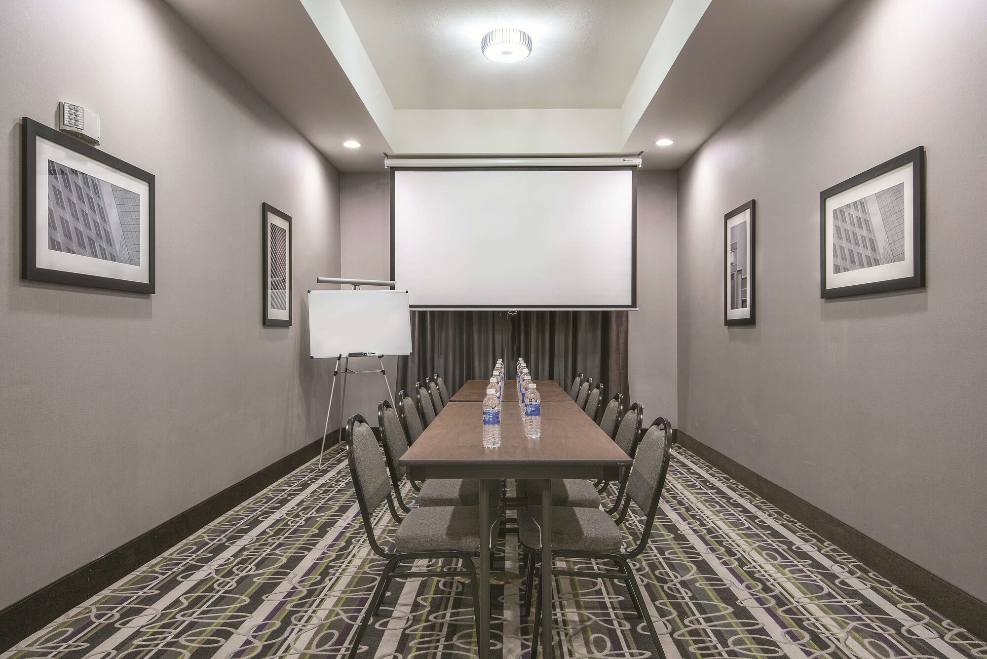 La Quinta Inn & Suites by Wyndham Fort Worth West - I-30